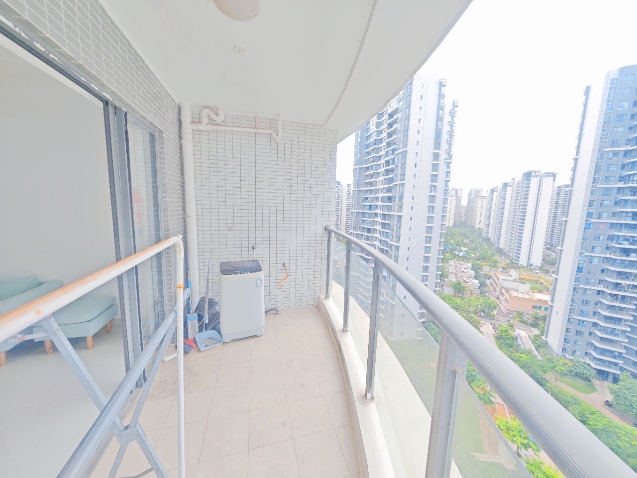 星华海岸城一期  2室2厅1卫    105.0万 星华海岸城一期  2室2厅1卫    105.0万客厅