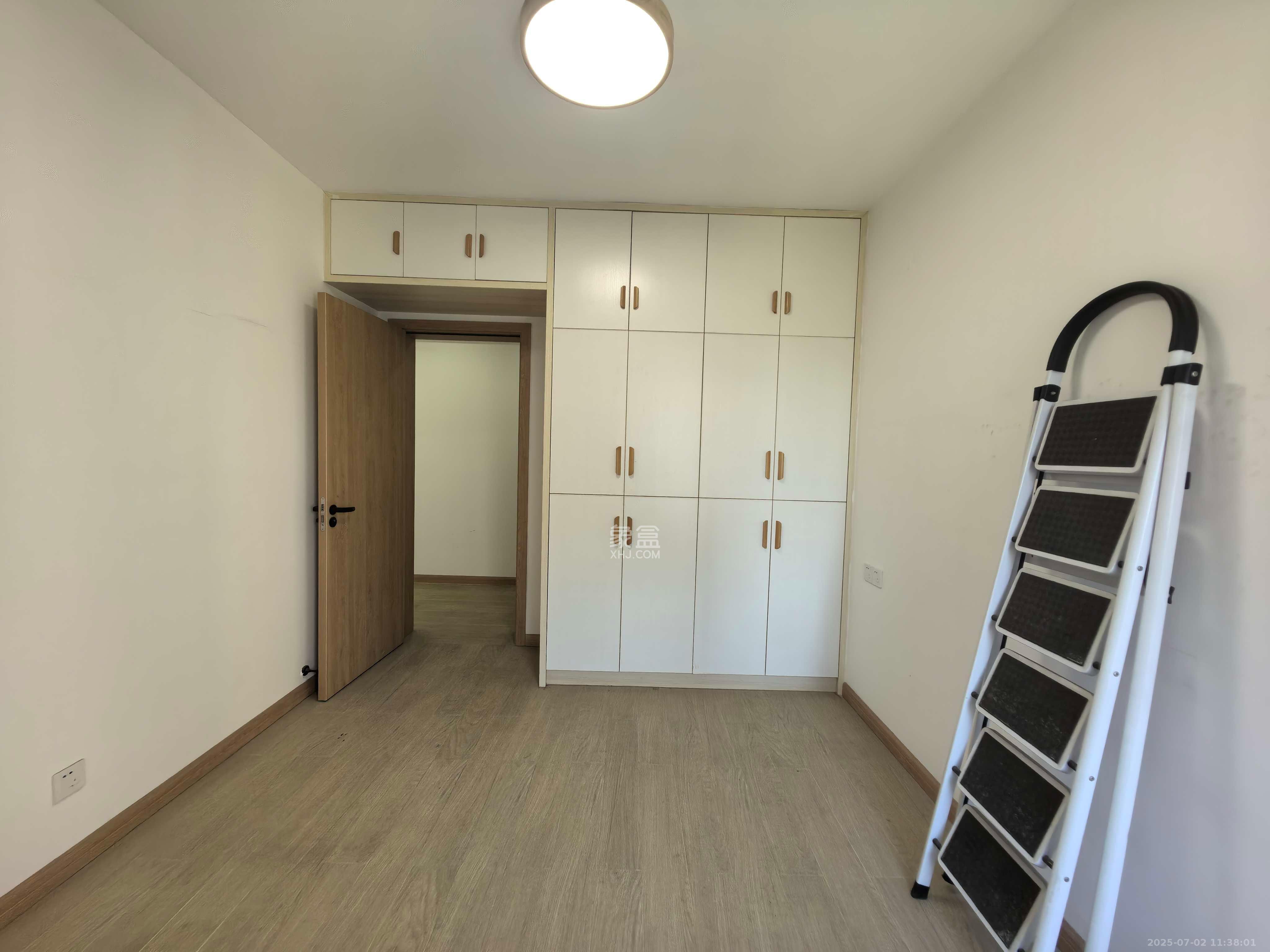 金地三千府(金地湖山樾、金地自在城) 4室2厅2卫 2000.0元/月 金地三千府(金地湖山樾、金地自在城) 4室2厅2卫 2000.0元/月室内图