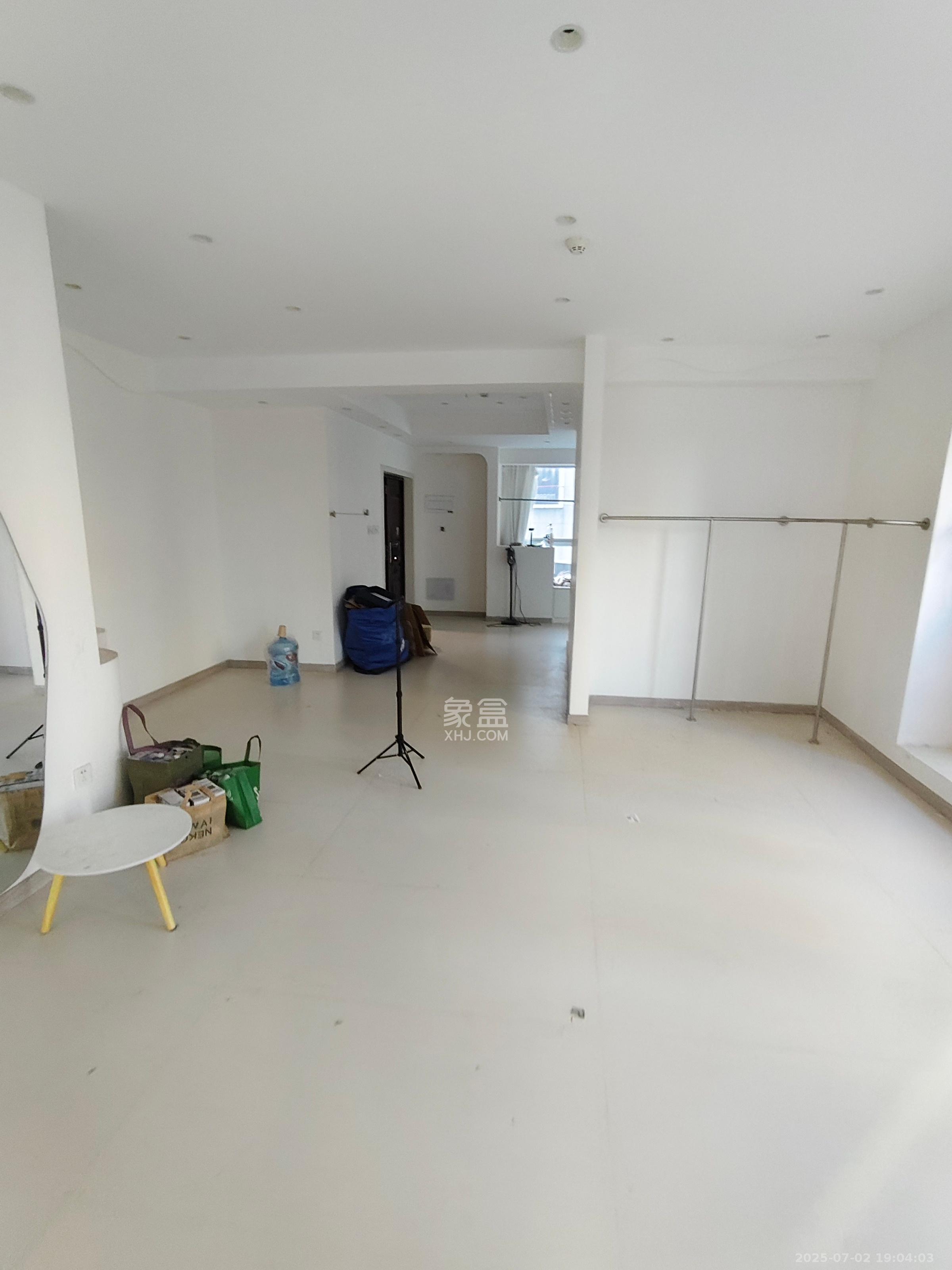 中建嘉和城  2室1厅1卫    2800.0元/月
