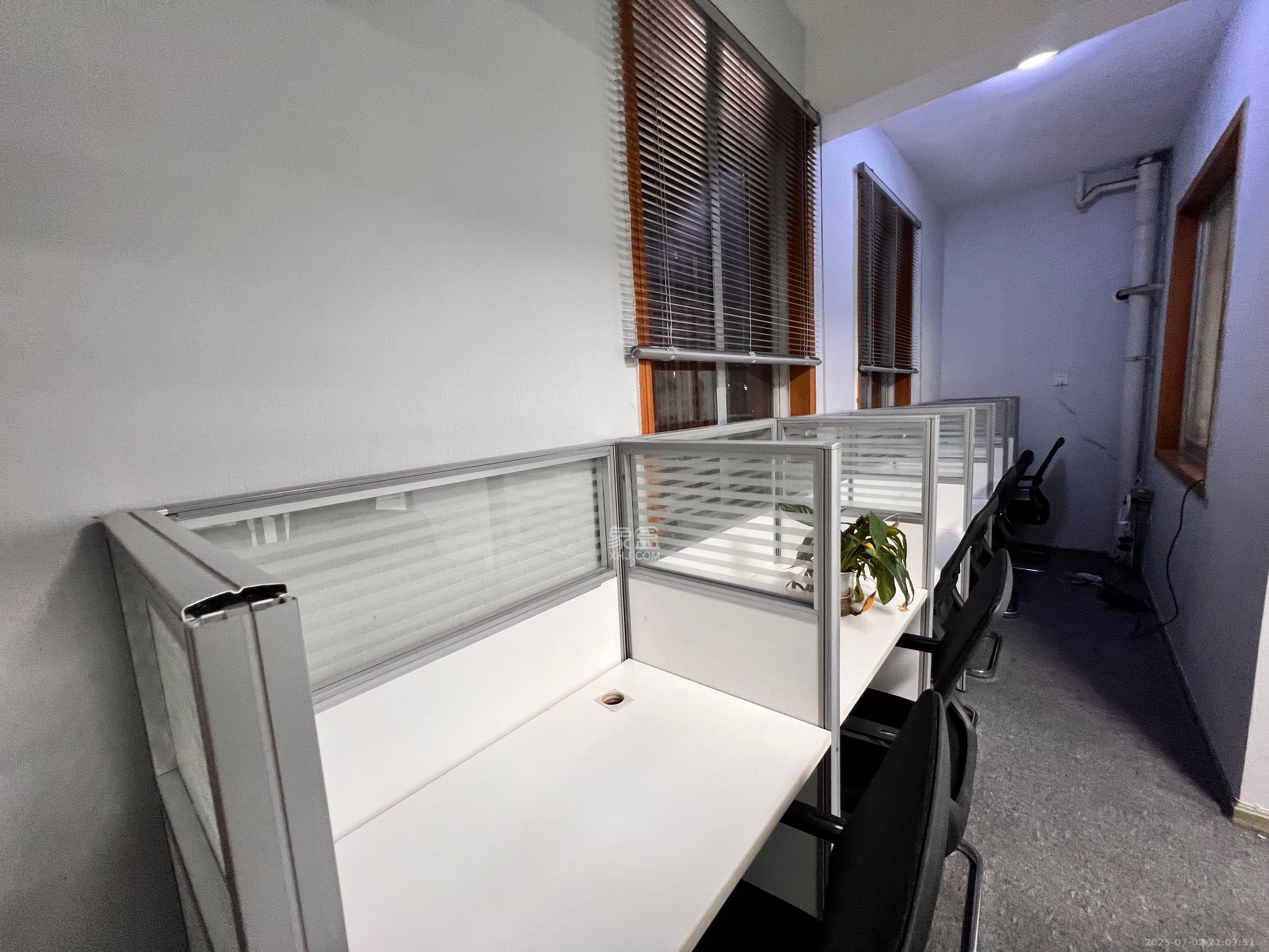 上河国际B座 2室1厅1卫 2300.0元/月 上河国际B座 2室1厅1卫 2300.0元/月室内图