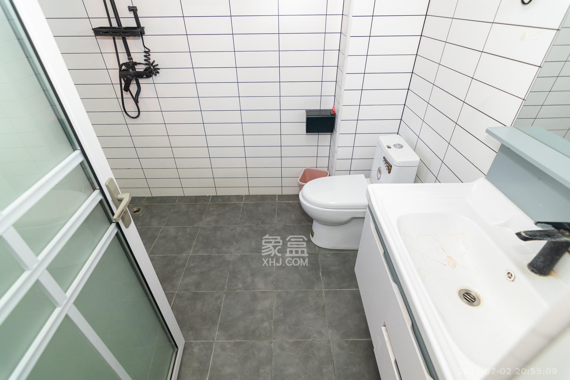 新城国际花都 3室2厅2卫 75.0万 新城国际花都 3室2厅2卫 75.0万卫生间