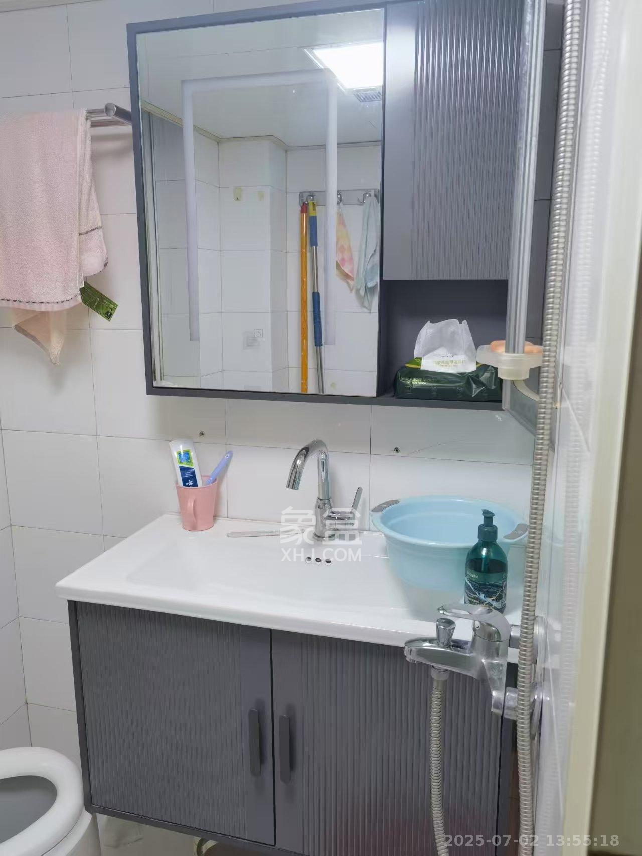 滨江美寓(滨江丽园) 3室2厅2卫 2600.0元/月 滨江美寓(滨江丽园) 3室2厅2卫 2600.0元/月室内图