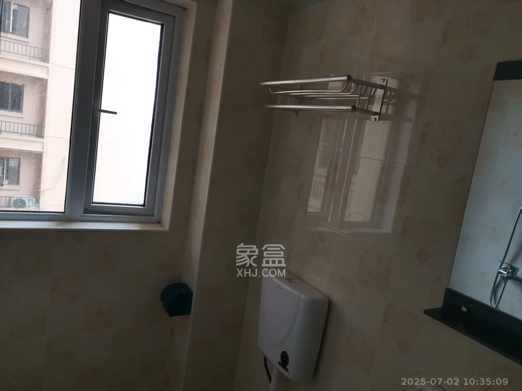 丽发新城 1室2厅1卫 1800.0元/月 丽发新城 1室2厅1卫 1800.0元/月室内图