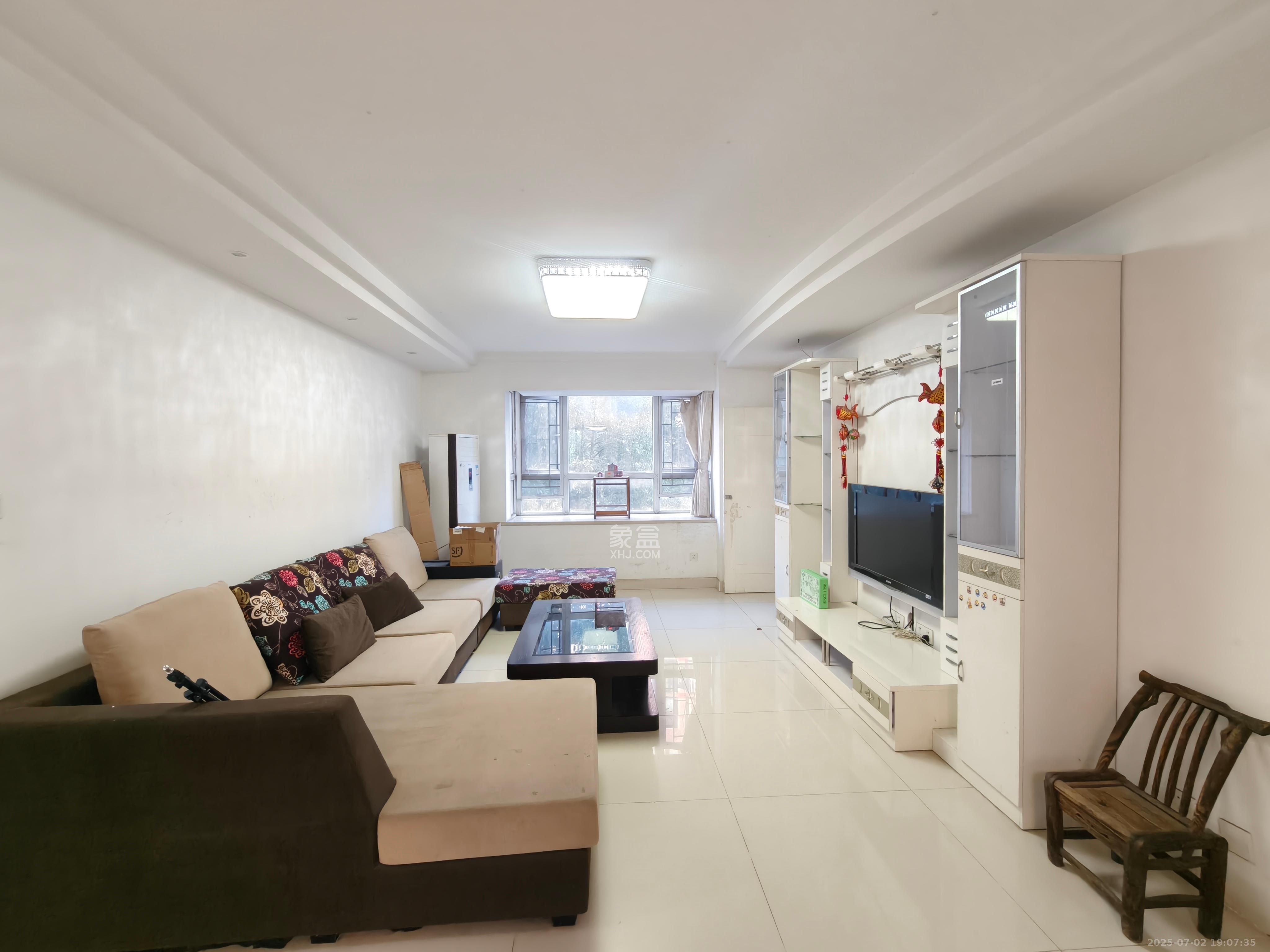 万国城(当代满庭春MOMA)一期 3室2厅2卫 2700.0元/月 万国城(当代满庭春MOMA)一期 3室2厅2卫 2700.0元/月室内图