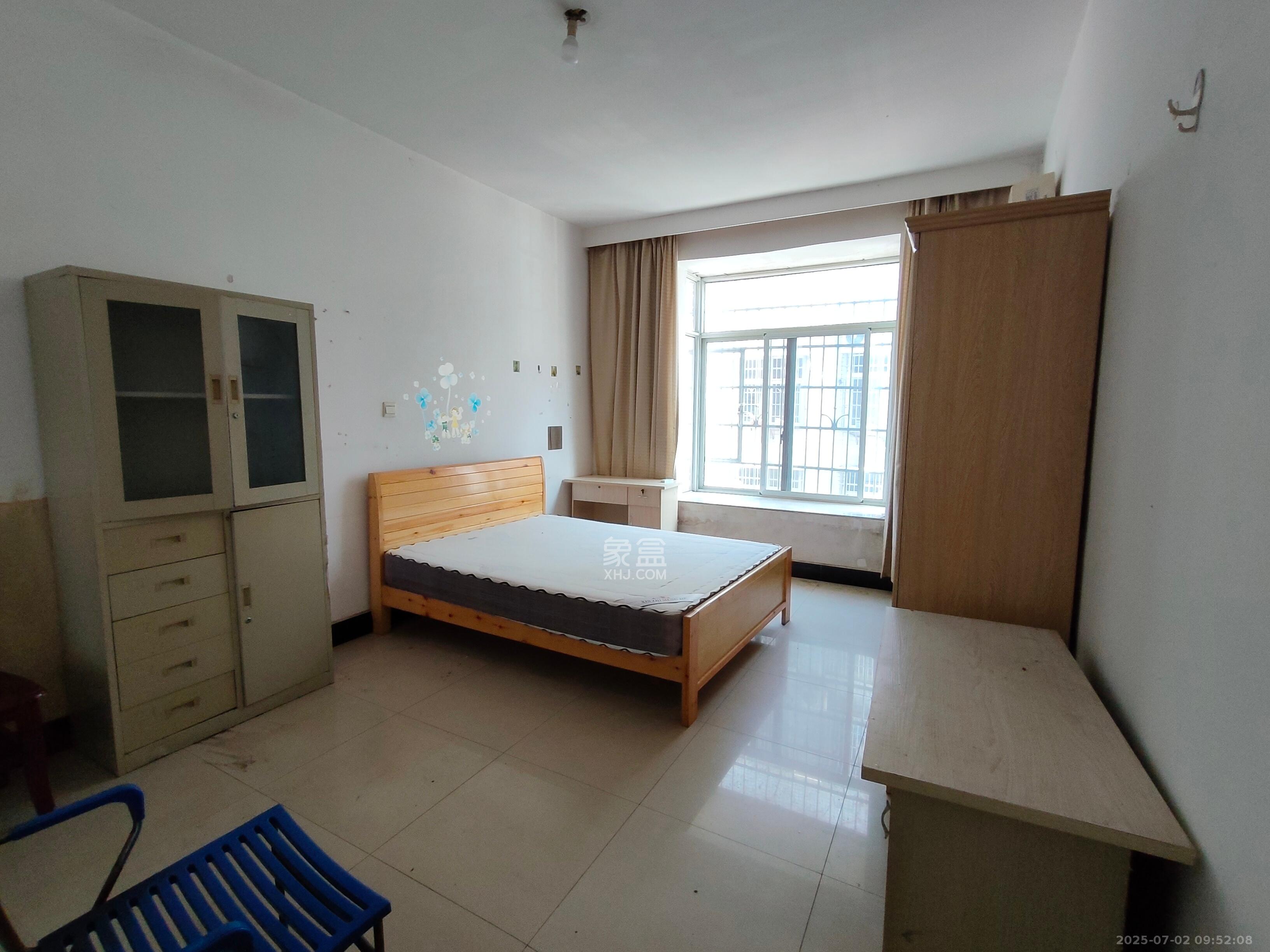 泉塘小区 3室1厅2卫 1200.0元/月 泉塘小区 3室1厅2卫 1200.0元/月室内图