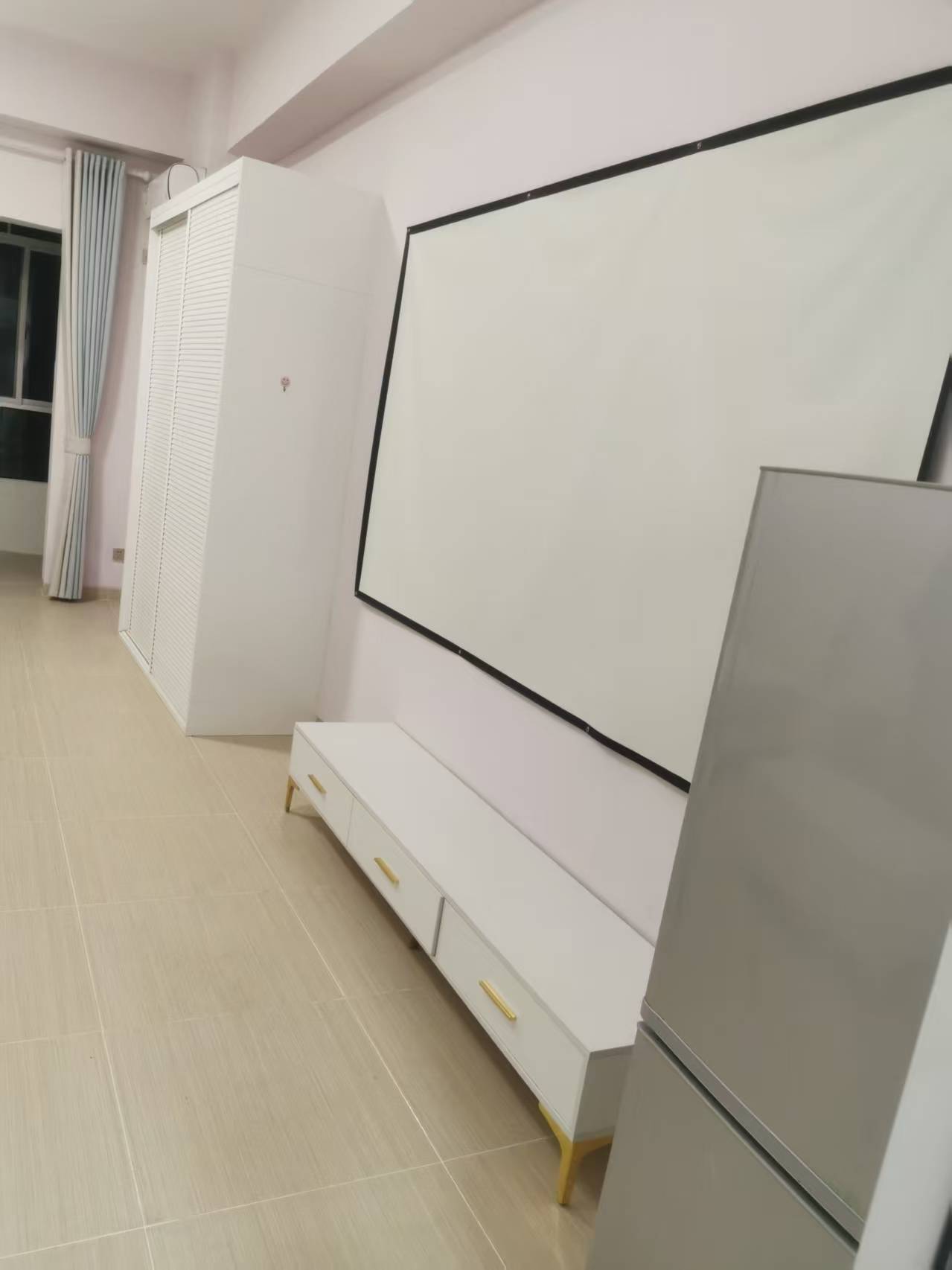 华南城市广场  1室0厅0卫    1500.0元/月 华南城市广场  1室0厅0卫    1500.0元/月室内图