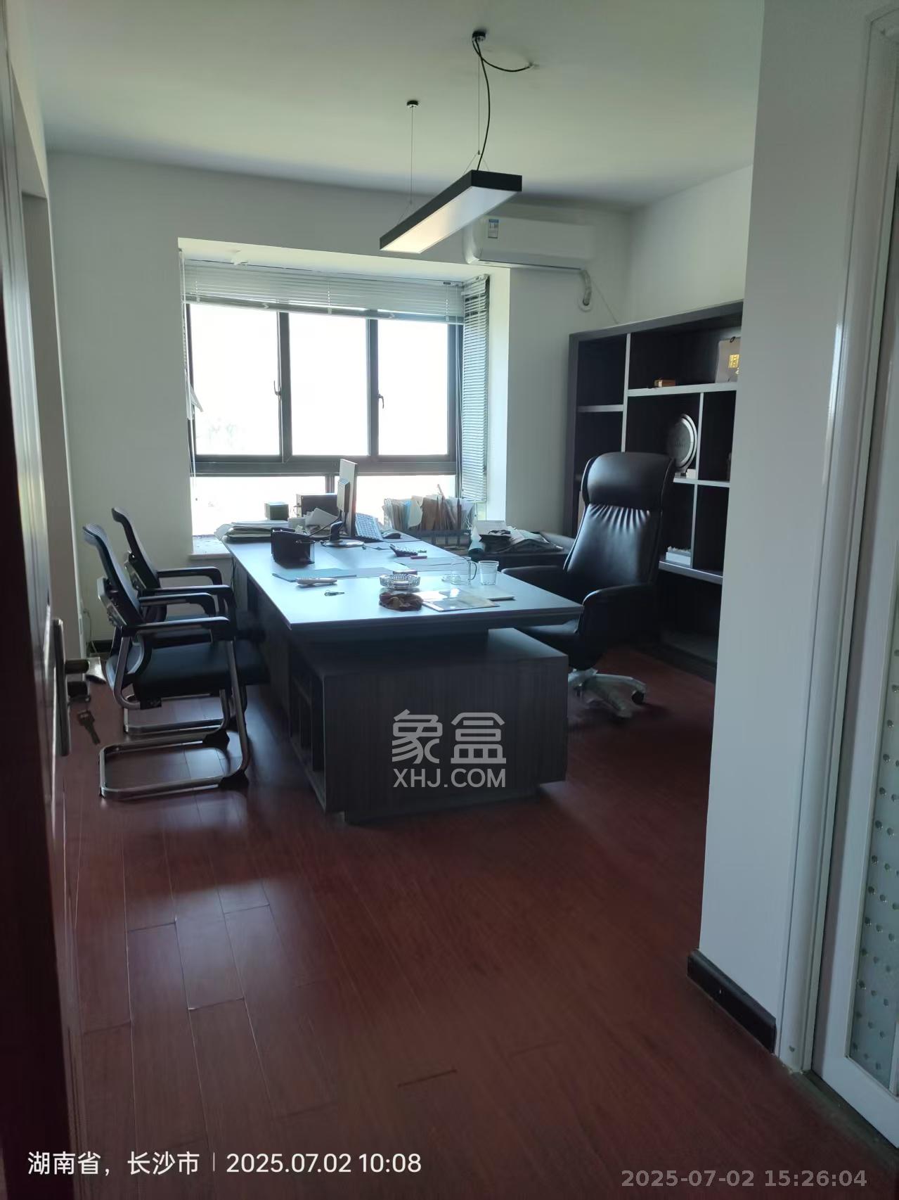 上庭苑  3室2厅2卫    3200.0元/月 上庭苑  3室2厅2卫    3200.0元/月室内图1