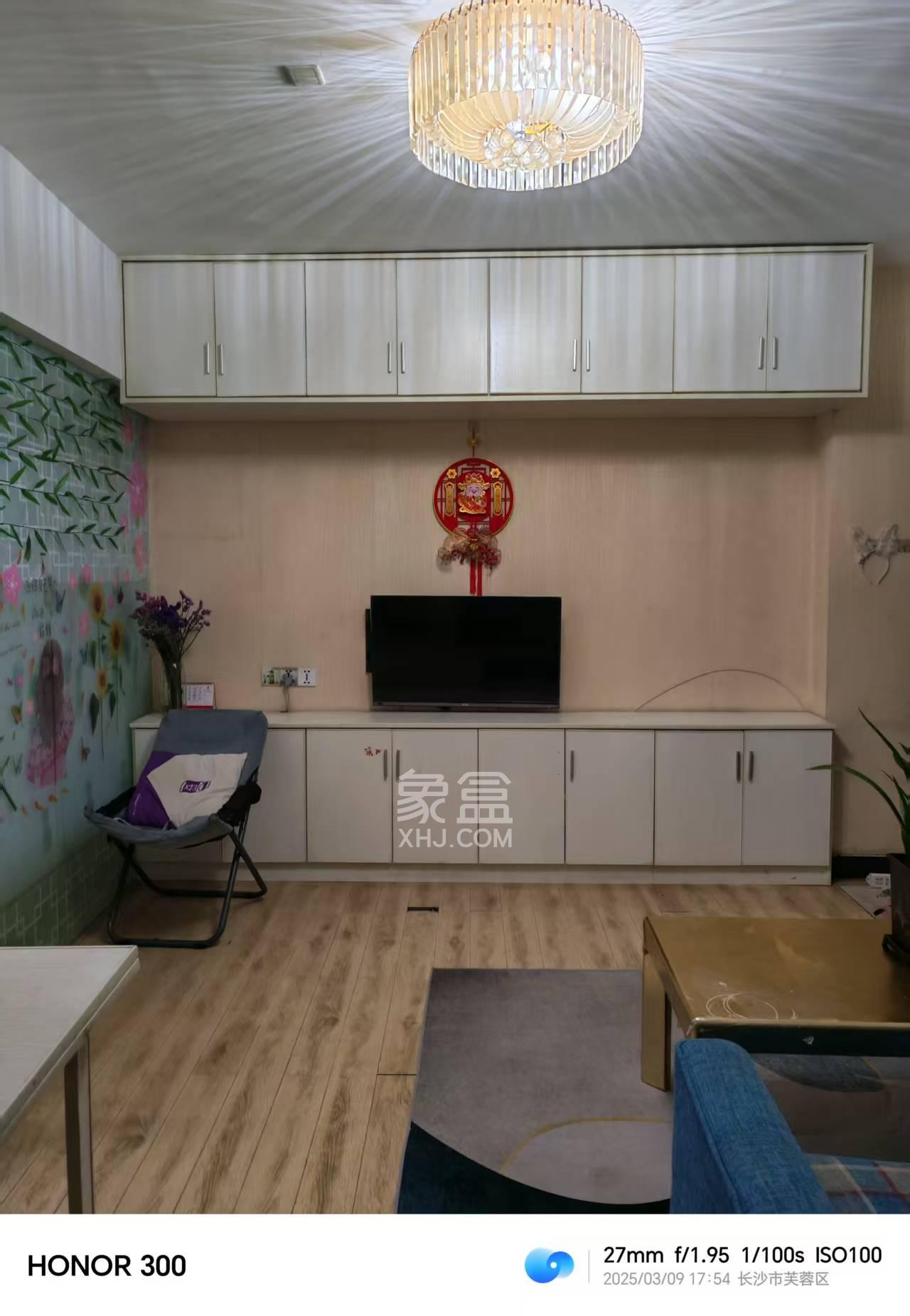 上东印象  1室1厅1卫    1600.0元/月 上东印象  1室1厅1卫    1600.0元/月室内图