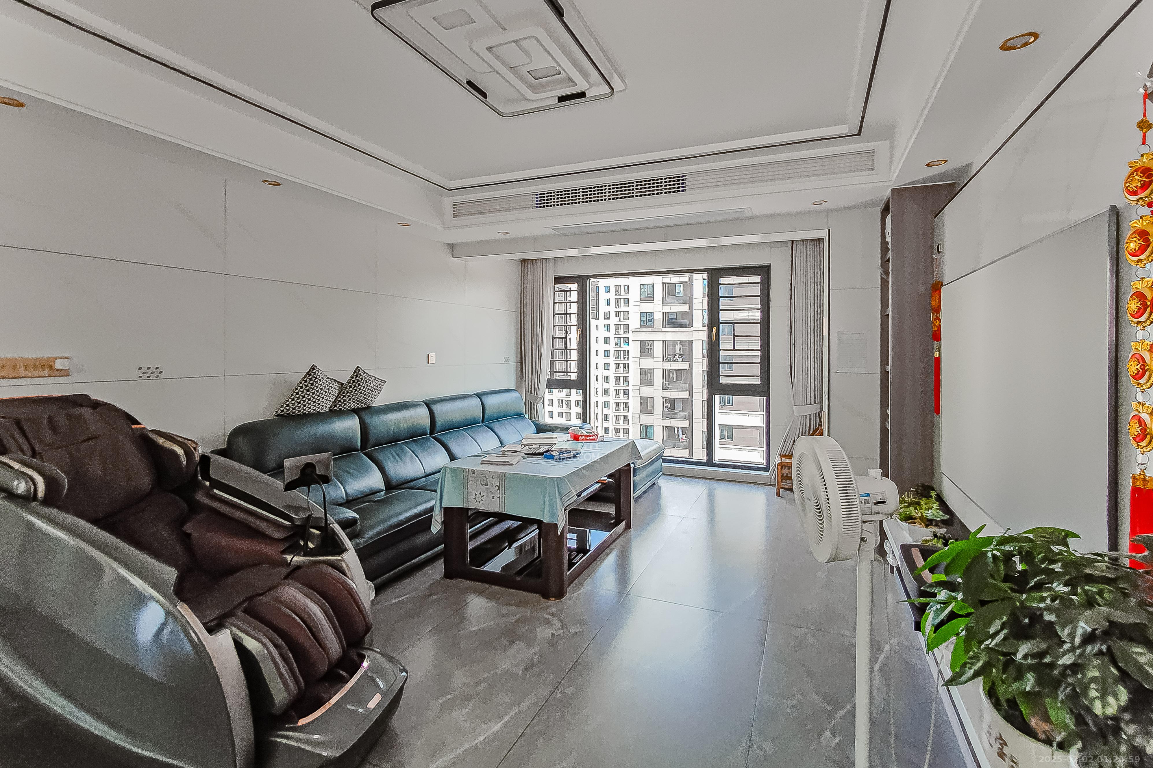 旭辉美的东樾城 4室2厅2卫 139.8万 旭辉美的东樾城 4室2厅2卫 139.8万客厅