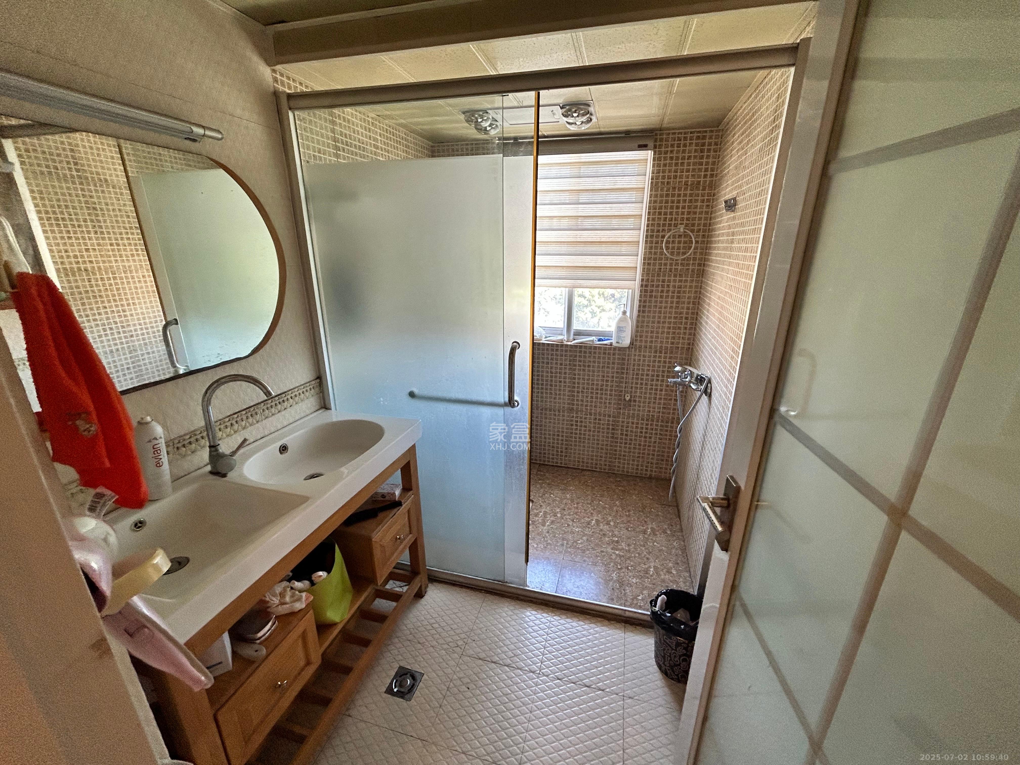 雅致名园  3室2厅2卫    3600.0元/月室内图