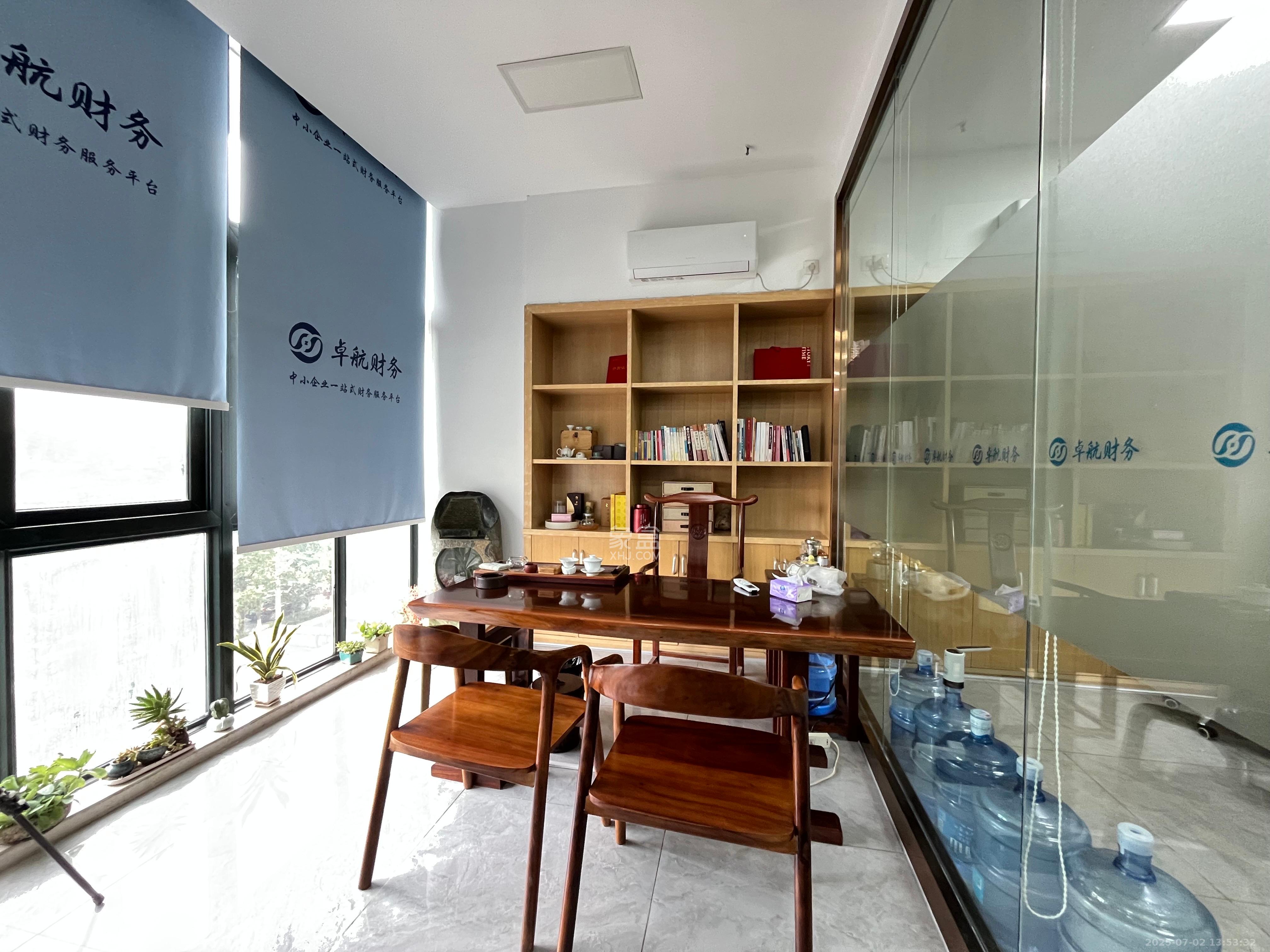 浏阳河畔家园  4室2厅2卫    6500.0元/月 浏阳河畔家园  4室2厅2卫    6500.0元/月室内图