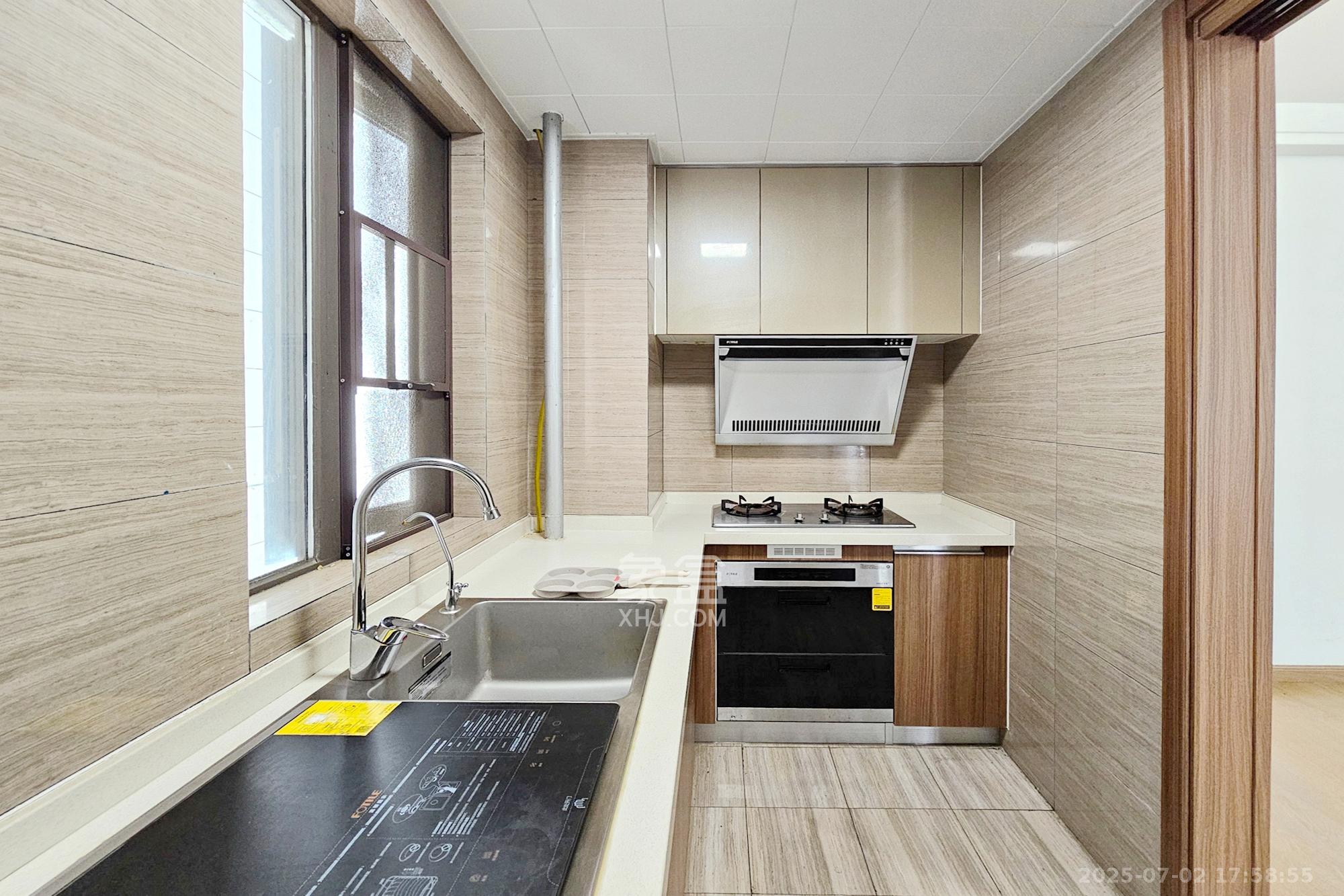 阳光城尚东湾青柠园 3室2厅2卫 108.0万 阳光城尚东湾青柠园 3室2厅2卫 108.0万厨房