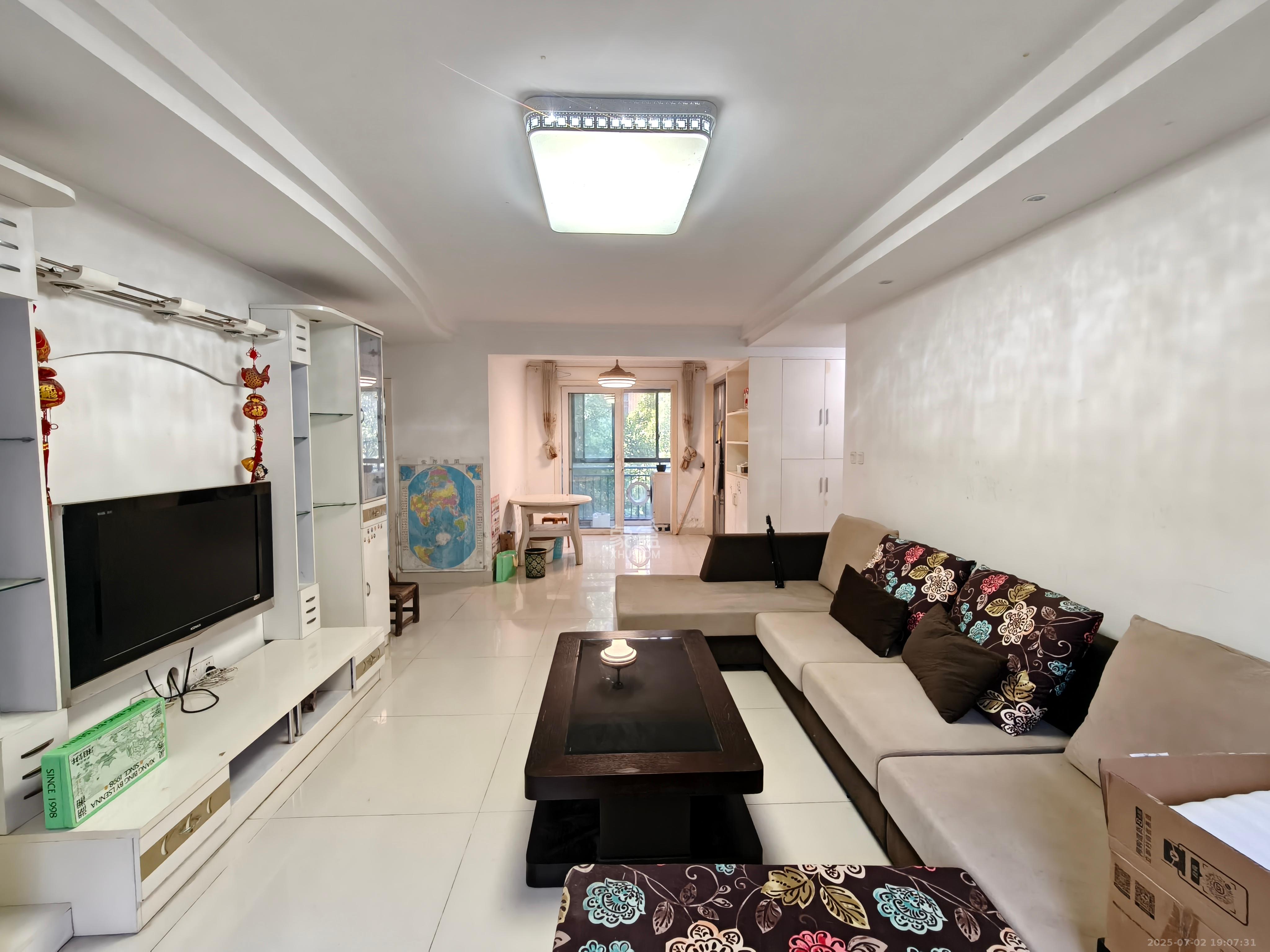 万国城(当代满庭春MOMA)一期 3室2厅2卫 2700.0元/月 万国城(当代满庭春MOMA)一期 3室2厅2卫 2700.0元/月室内图