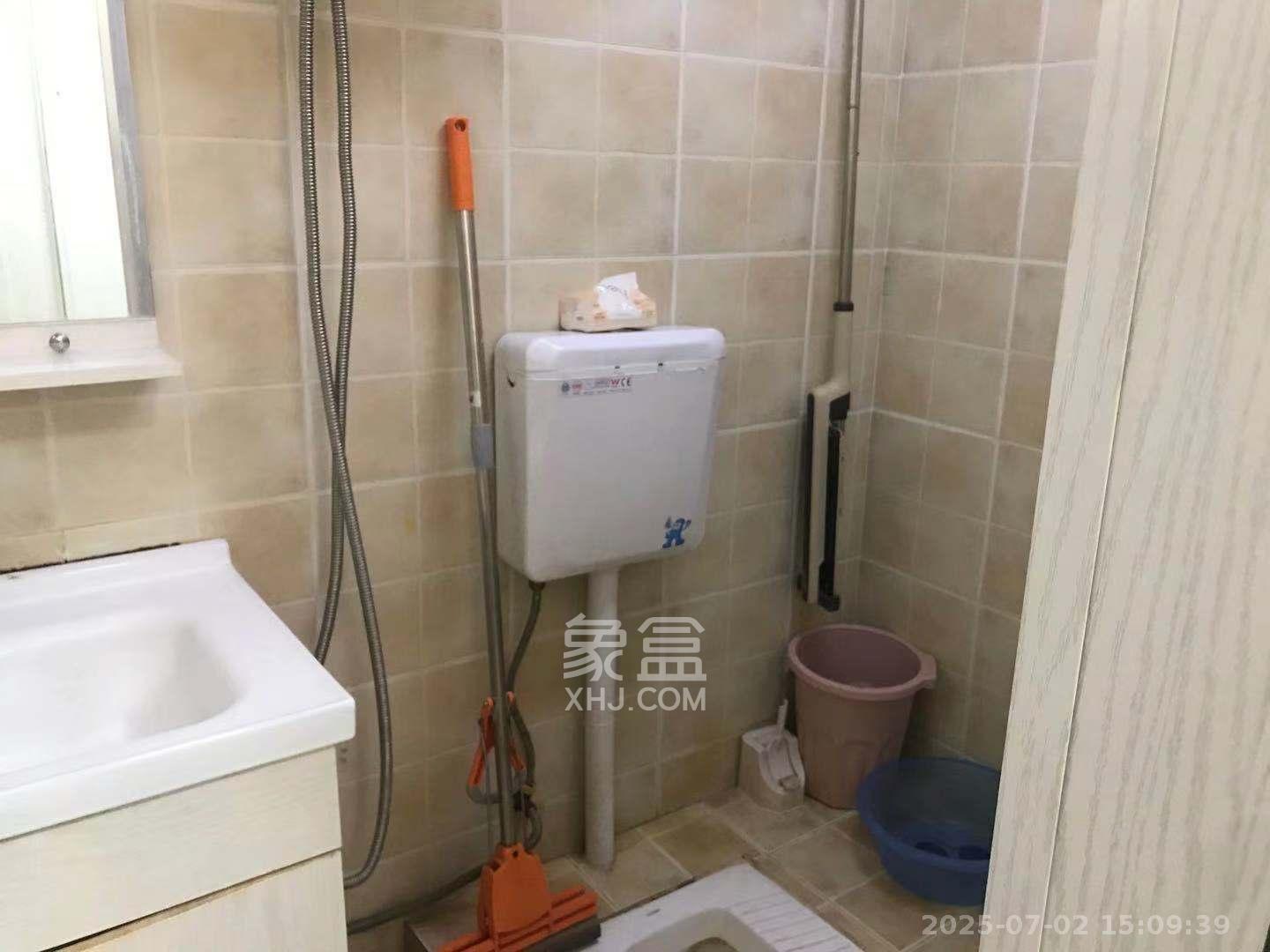 明城公寓  1室1厅1卫   1200.00元/月室内图