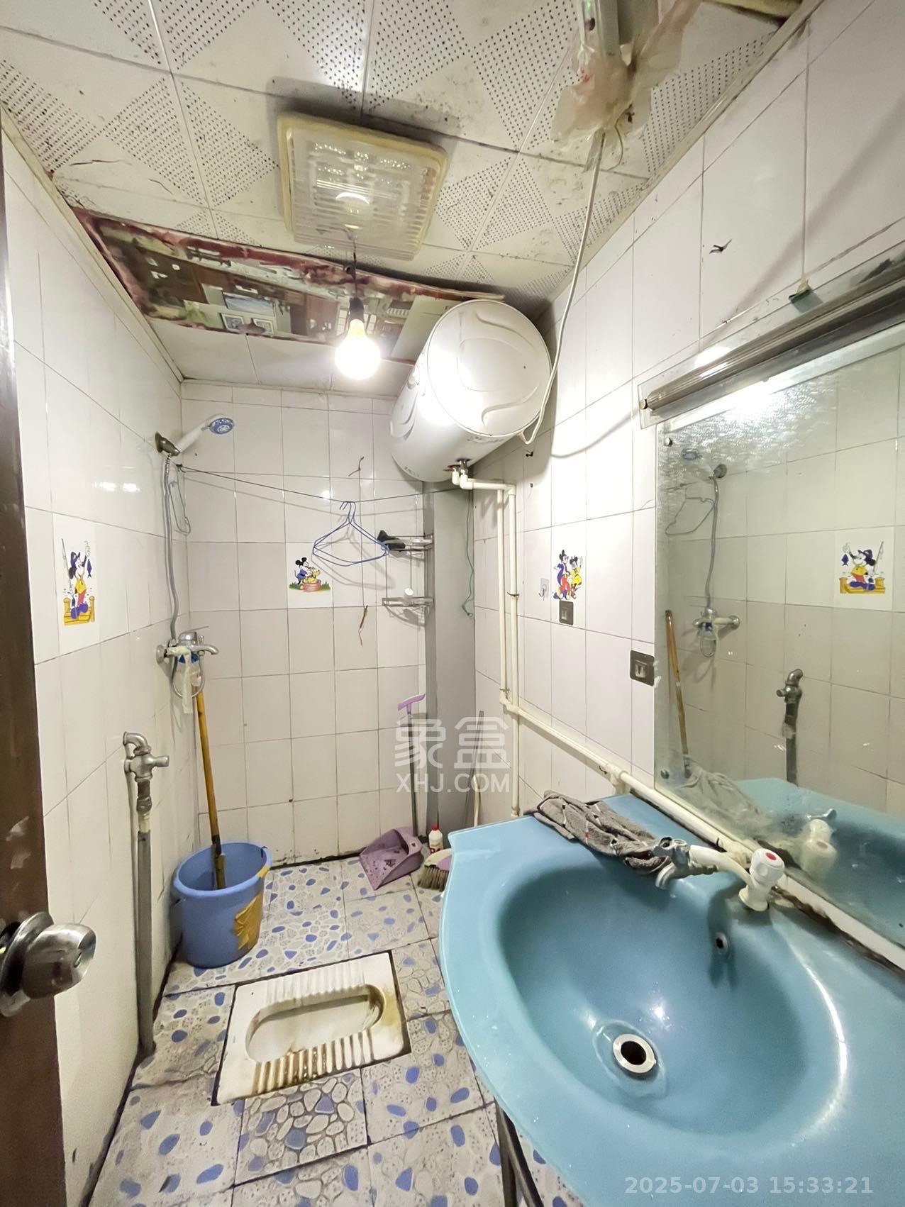 涟源百货城住宅 3室2厅2卫 1699.0元/月 涟源百货城住宅 3室2厅2卫 1699.0元/月室内图