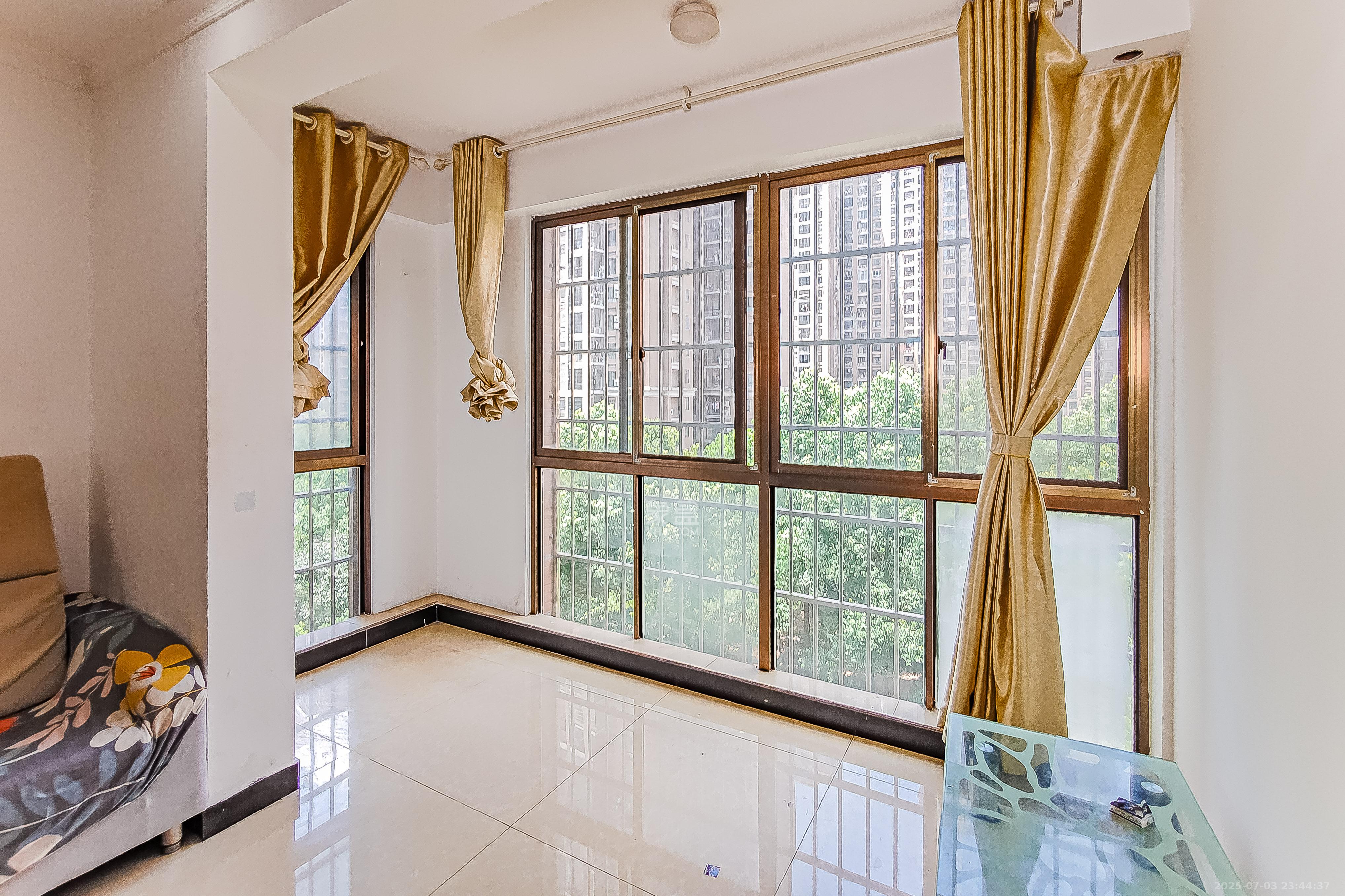 家和院  4室2厅1卫    78.8万 家和院  4室2厅1卫    78.8万阳台