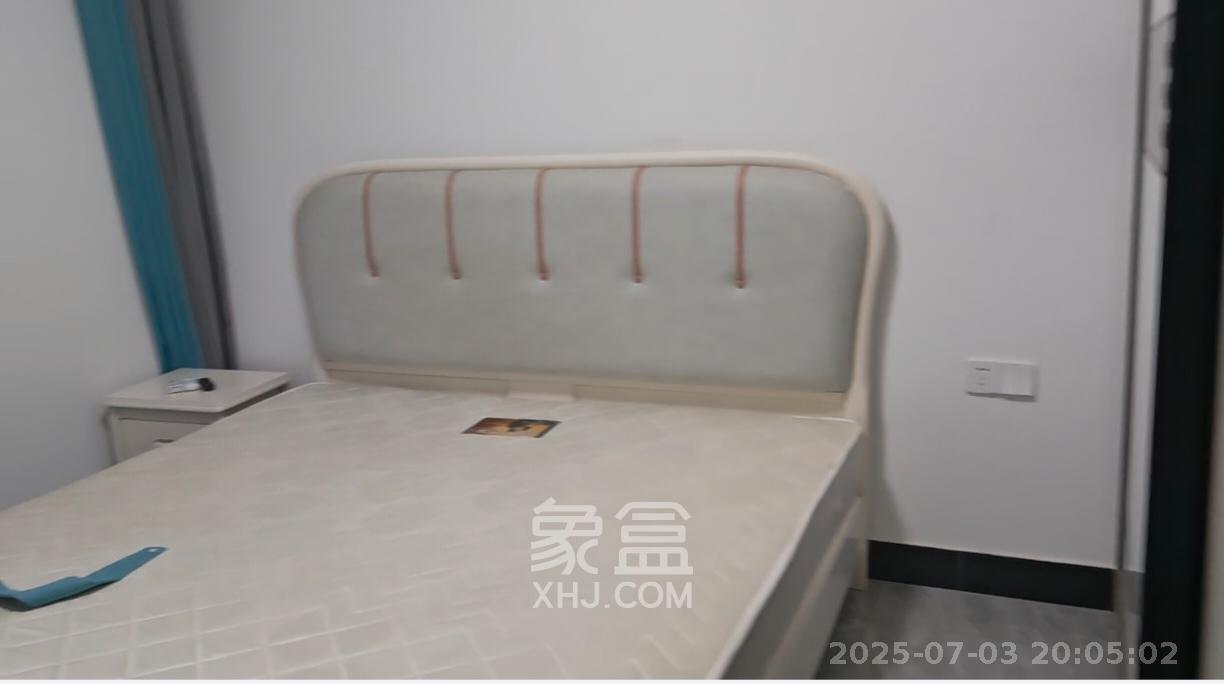 山水新城  2室2厅1卫   1600.00元/月室内图