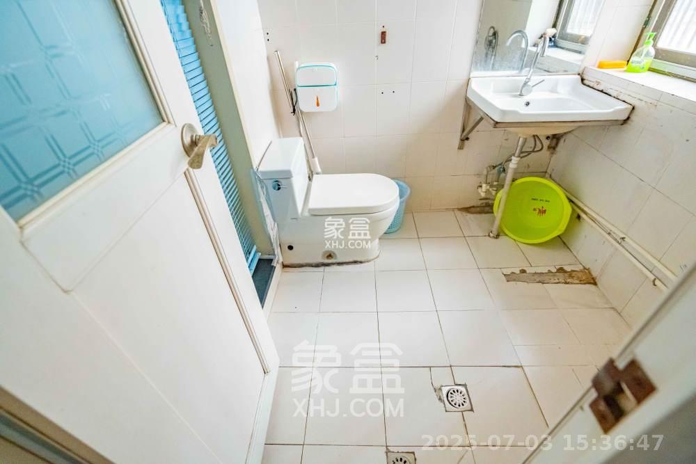 湖南省石油总公司宿舍 4室2厅2卫 3600.0元/月 湖南省石油总公司宿舍 4室2厅2卫 3600.0元/月室内图