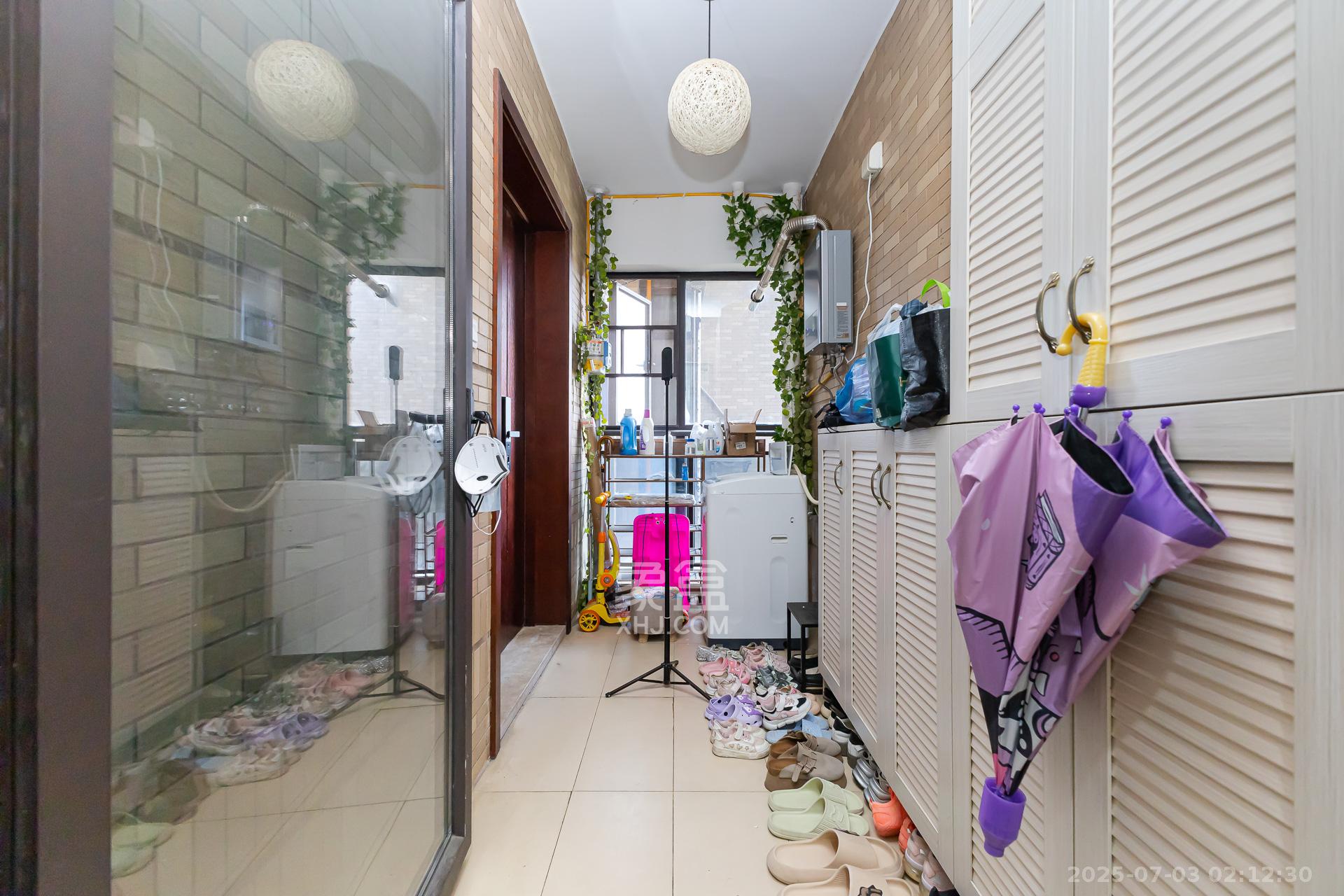 时代倾城一期 1室2厅1卫 85.0万 时代倾城一期 1室2厅1卫 85.0万阳台