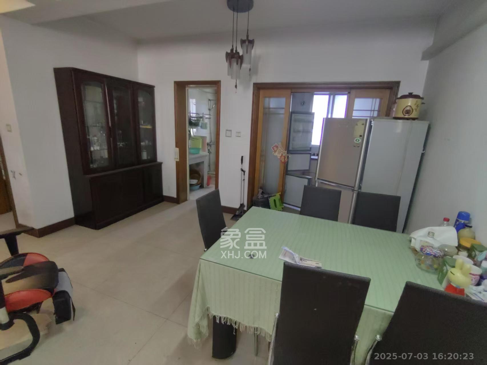 东南明苑 5室2厅2卫 2500.0元/月 东南明苑 5室2厅2卫 2500.0元/月室内图