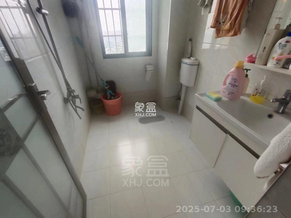 莱茵小镇 3室2厅2卫 1600.0元/月 莱茵小镇 3室2厅2卫 1600.0元/月室内图