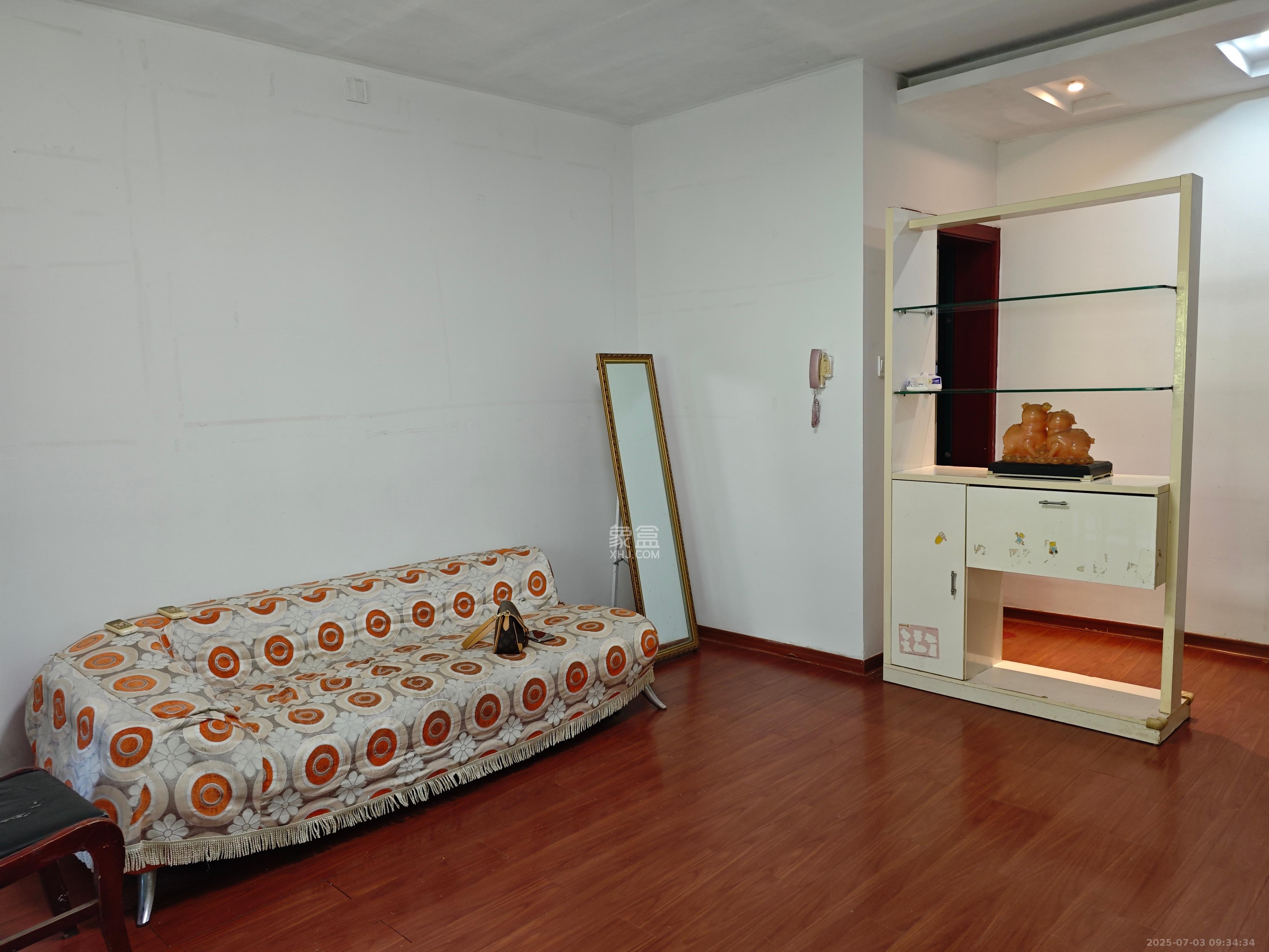 东南明苑 2室2厅1卫 1900.0元/月 东南明苑 2室2厅1卫 1900.0元/月室内图