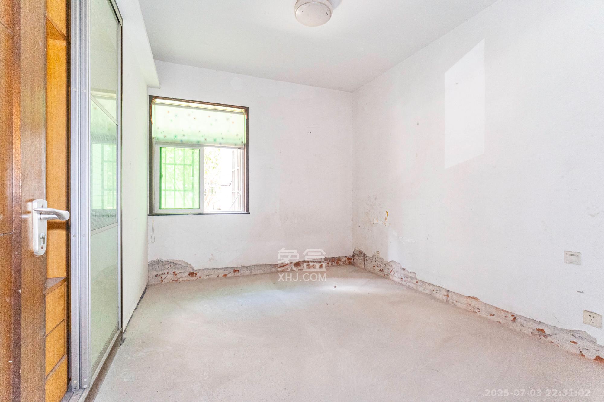 农行金穗小区(农行金穗家园)  4室2厅2卫    79.8万 农行金穗小区(农行金穗家园)  4室2厅2卫    79.8万卧室