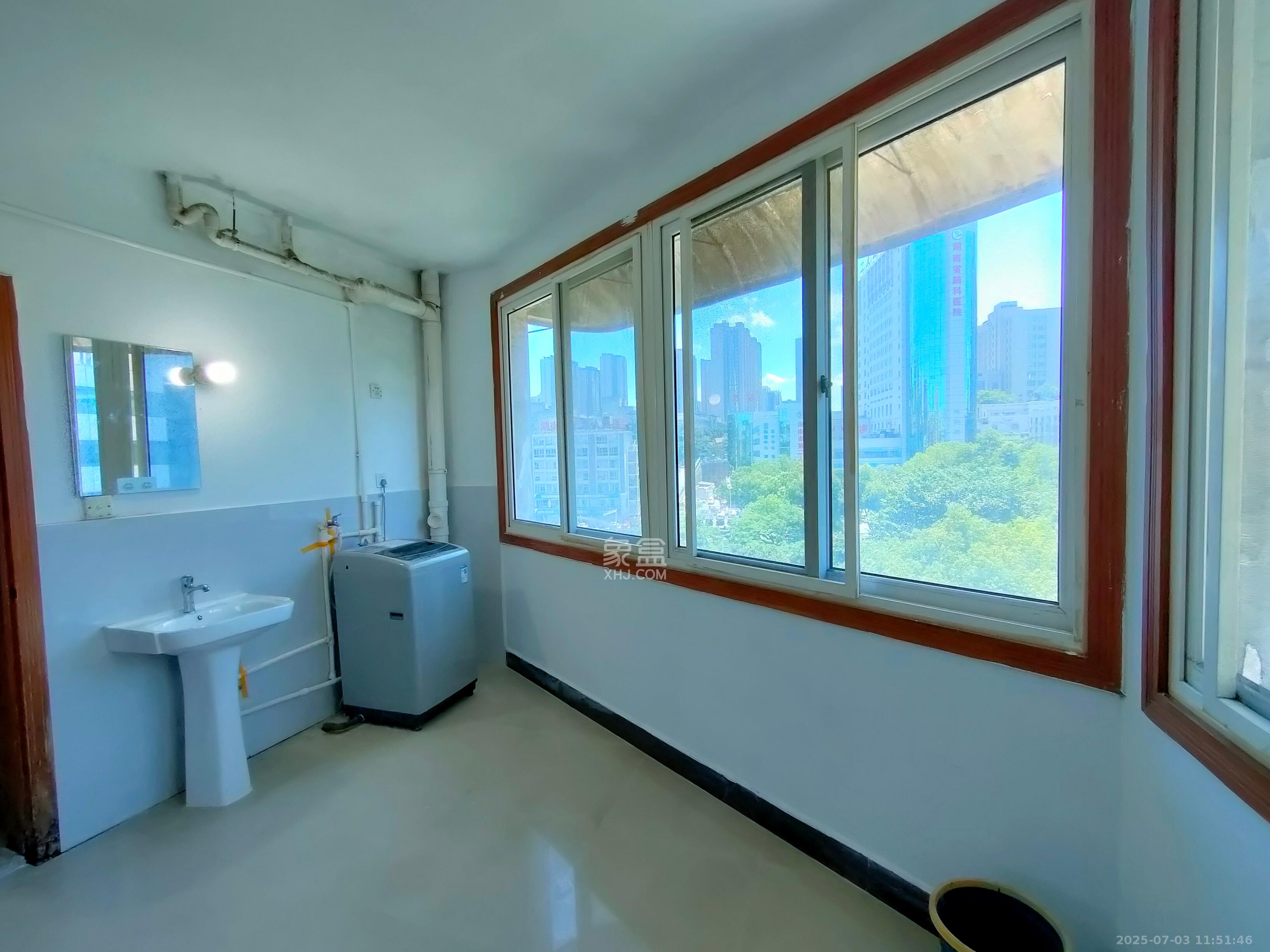 涂家冲社区(涂新小区、农商银行宿舍) 3室2厅1卫 2200.0元/月 涂家冲社区(涂新小区、农商银行宿舍) 3室2厅1卫 2200.0元/月室内图