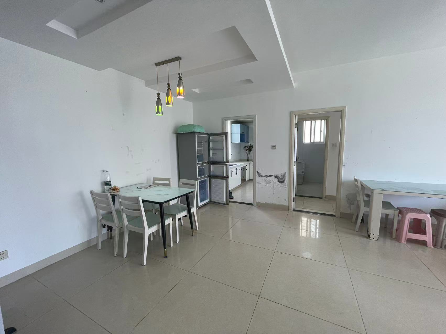 海天逸舍 2室2厅2卫 2500.0元/月 海天逸舍 2室2厅2卫 2500.0元/月室内图