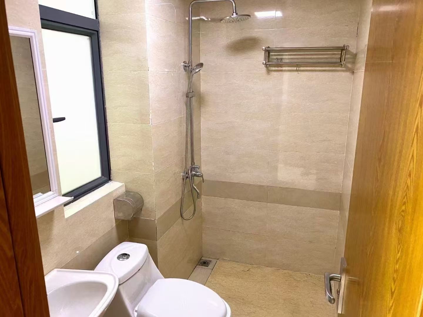 珠江愉景新城  2室1厅1卫   1400.00元/月室内图