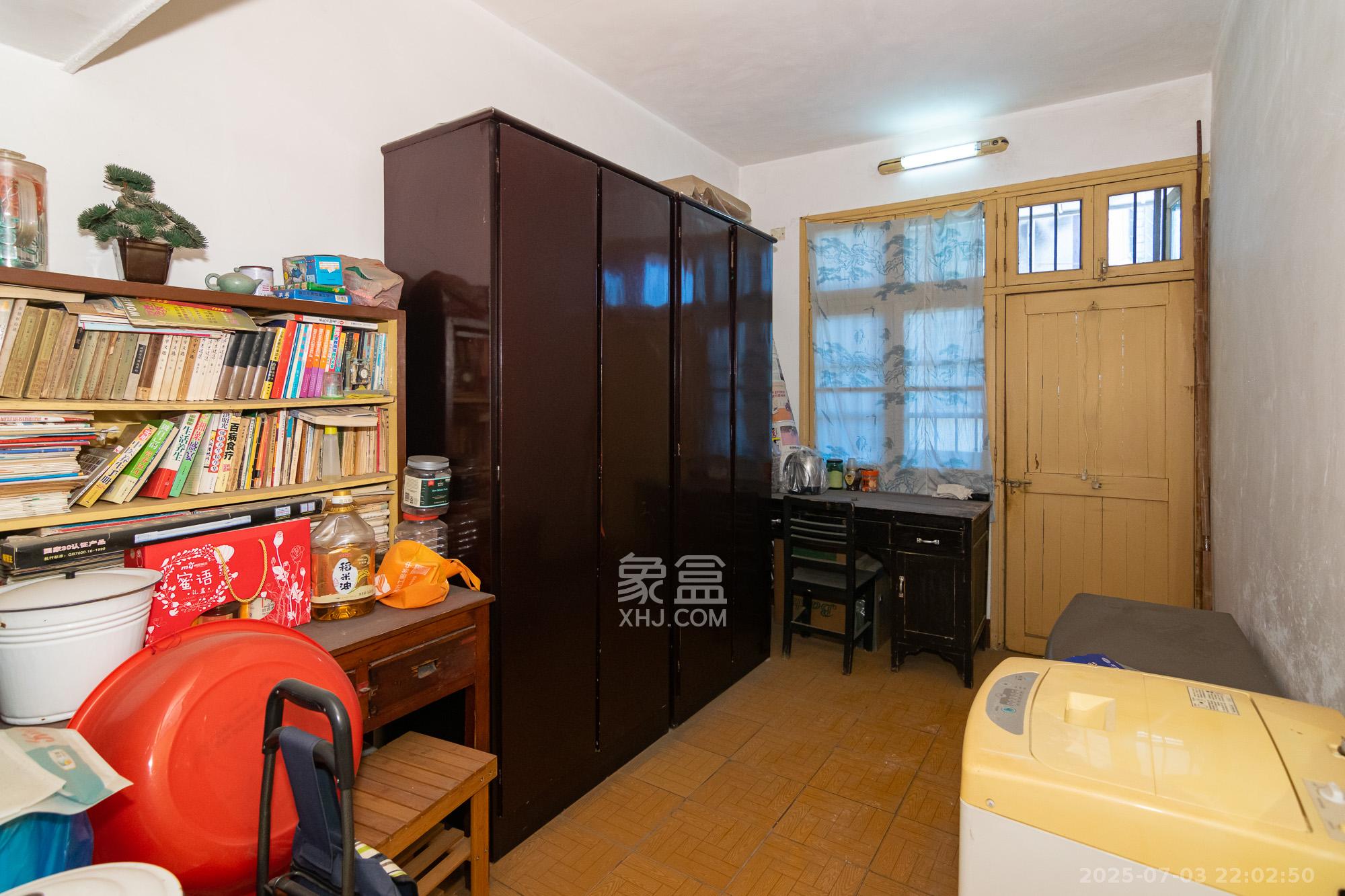 高塘岭镇体育西路散盘(体工路)  3室2厅1卫    32.0万 高塘岭镇体育西路散盘(体工路)  3室2厅1卫    32.0万卧室