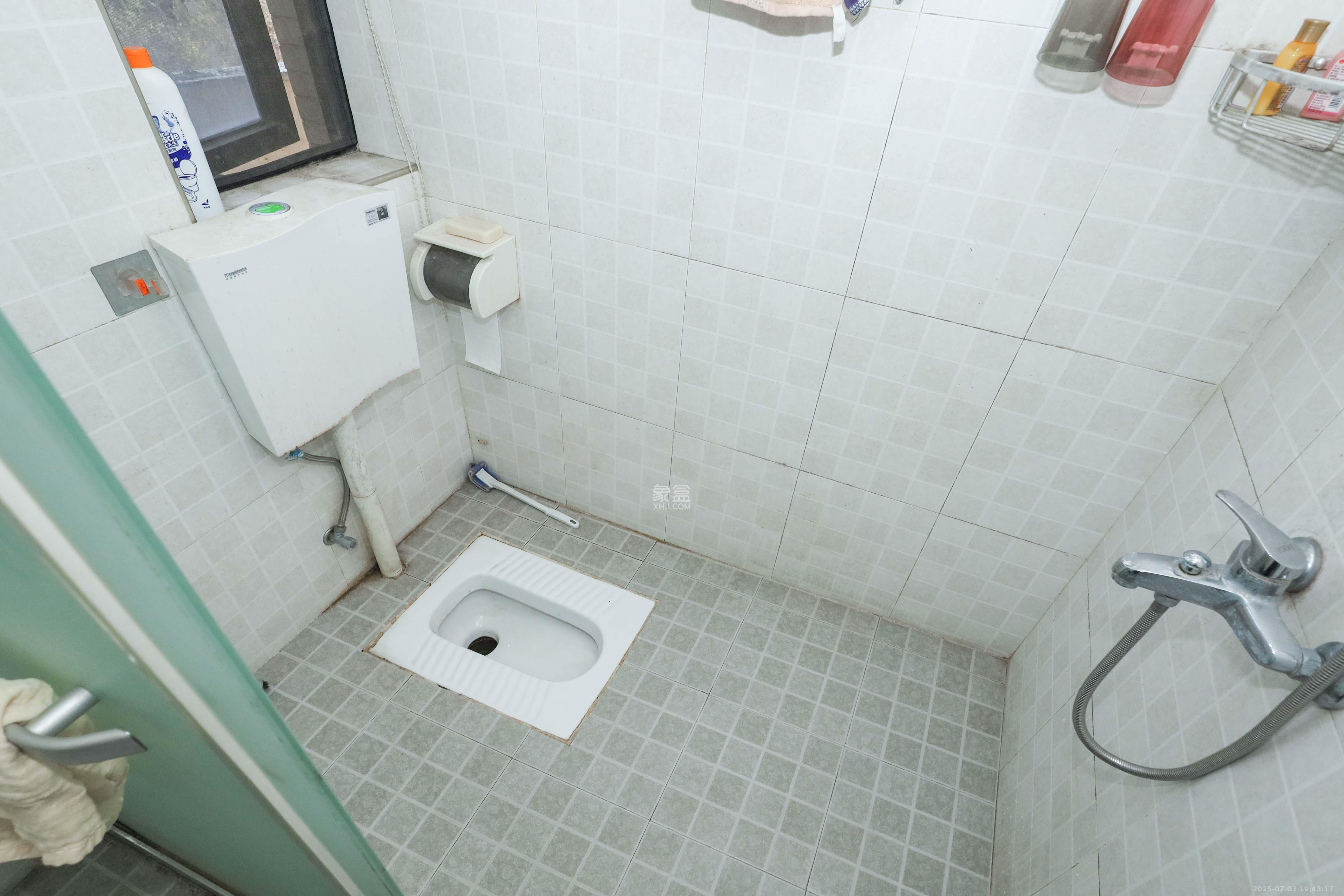 保利麓谷林语D区  3室2厅1卫    89.0万 保利麓谷林语D区  3室2厅1卫    89.0万卫生间