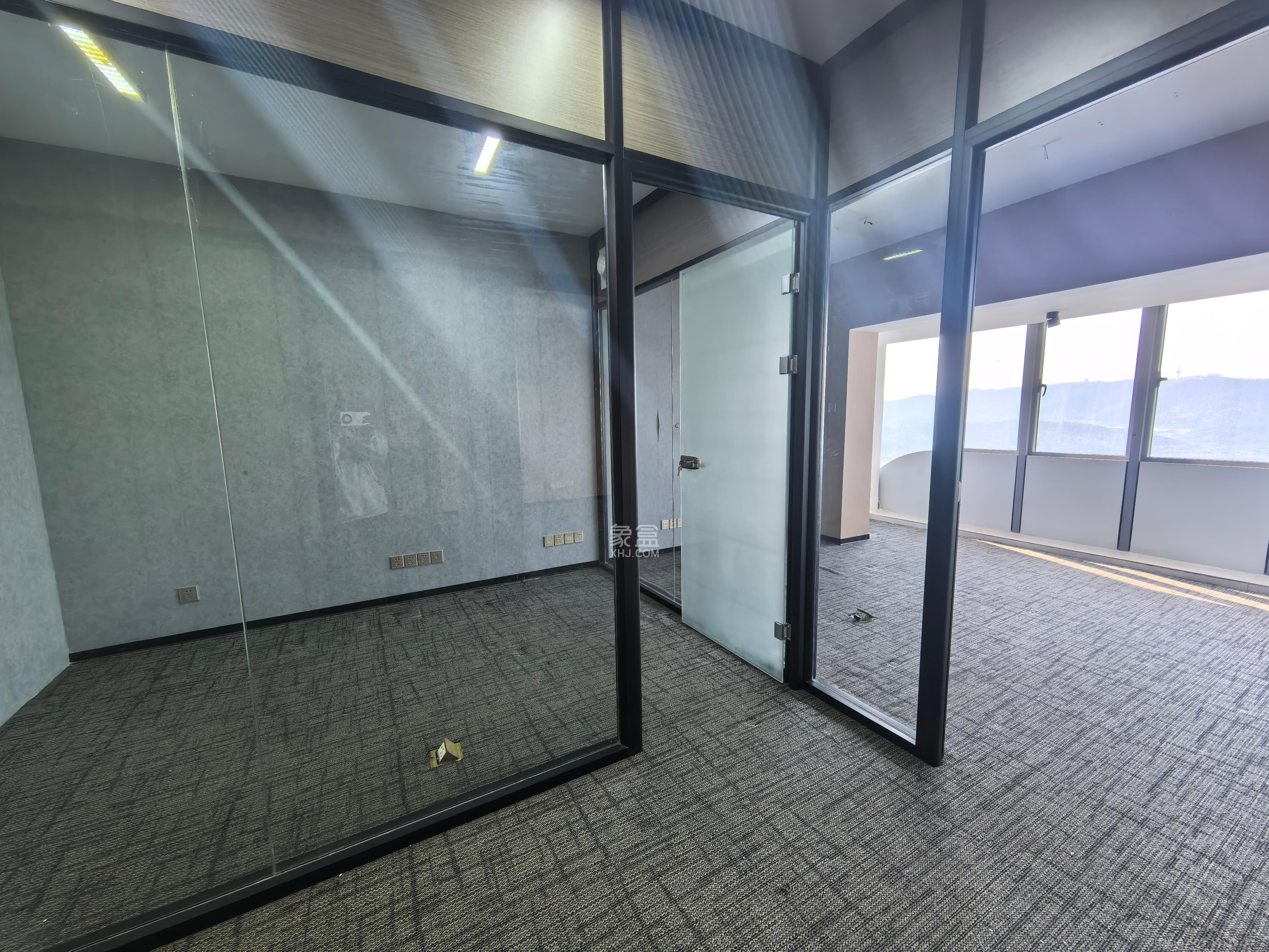 保利国际广场 1室1厅1卫 6500.0元/月 保利国际广场 1室1厅1卫 6500.0元/月室内图