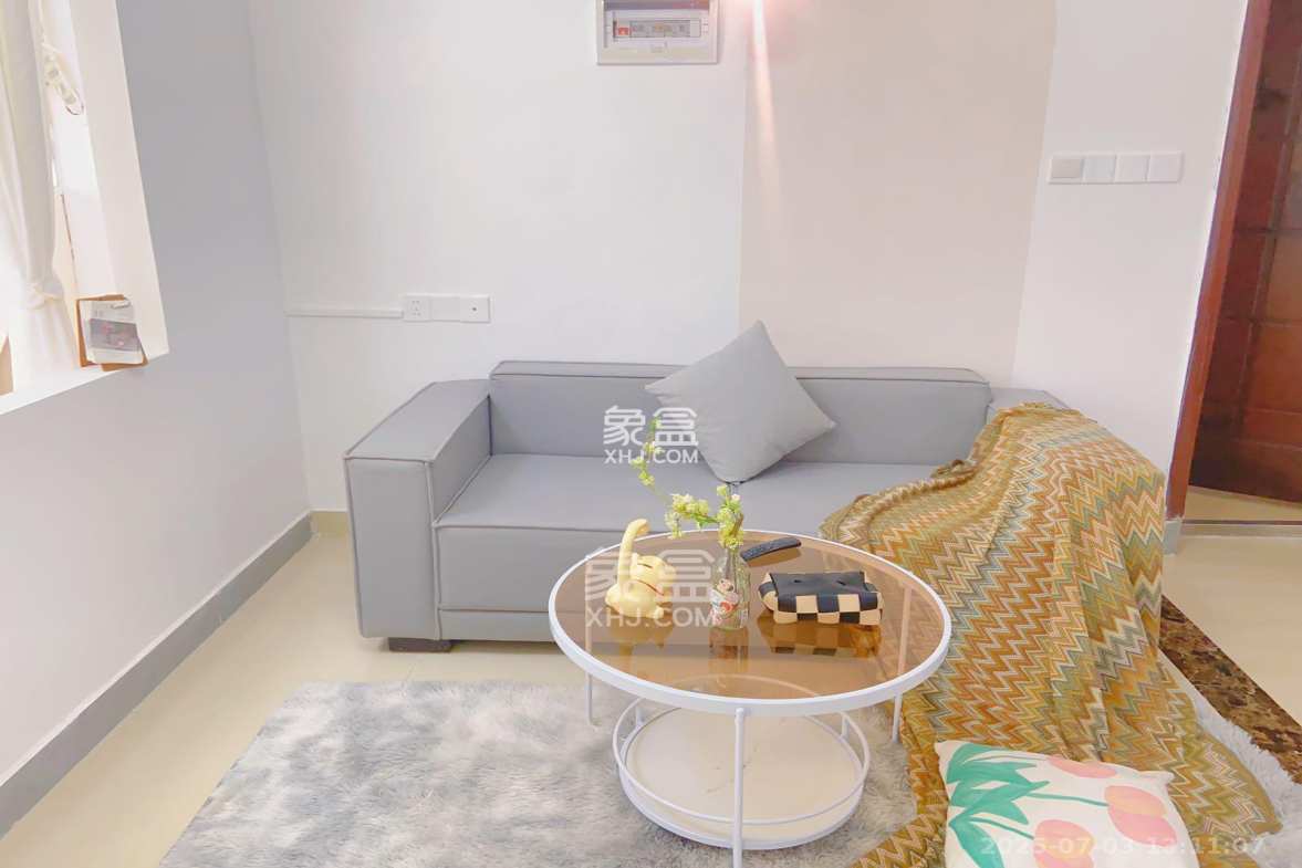 摩天一号  1室0厅0卫    2300.0元/月 摩天一号  1室0厅0卫    2300.0元/月室内图