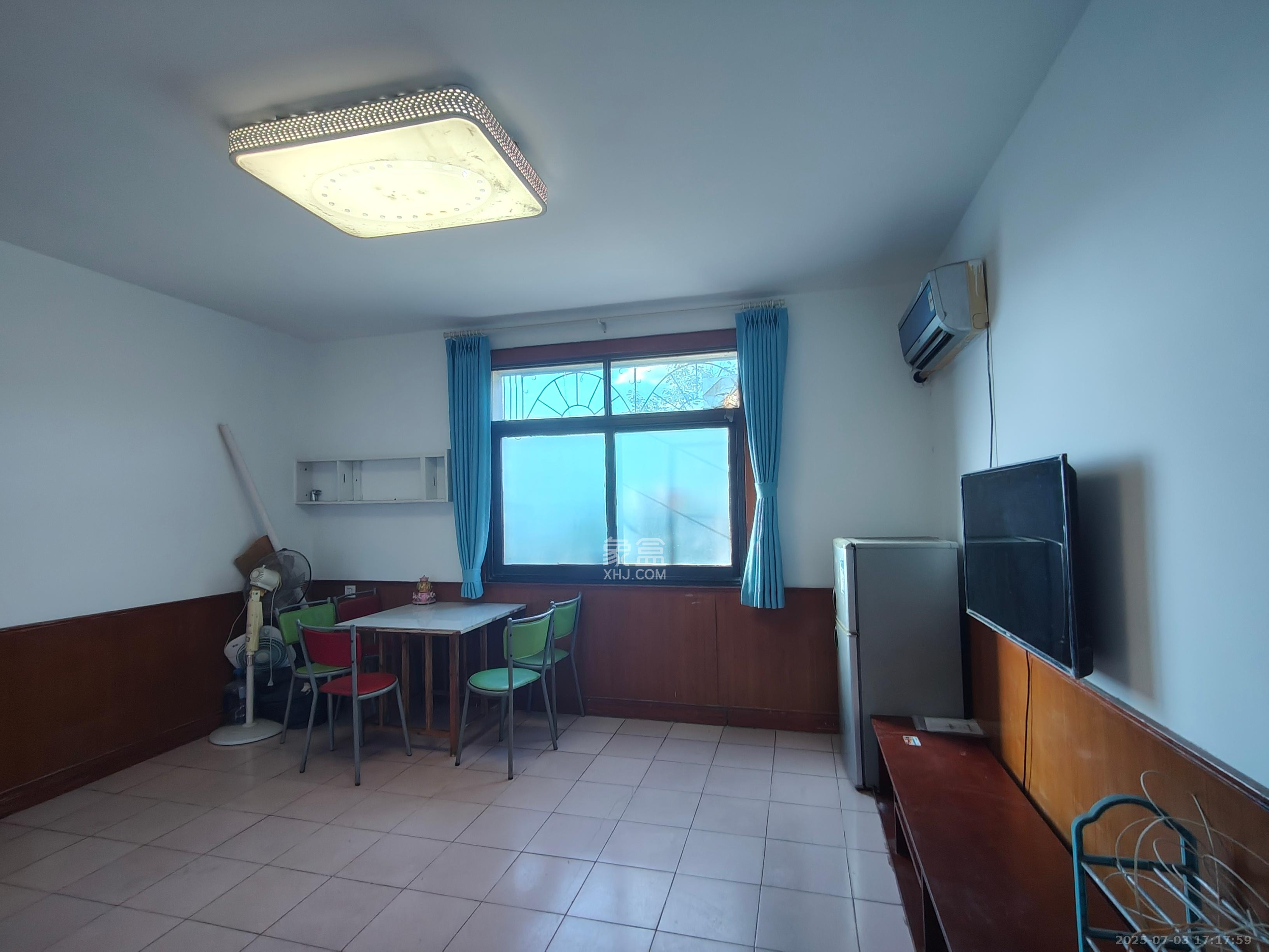 中建五局信和苑三区 2室1厅1卫 900.0元/月 中建五局信和苑三区 2室1厅1卫 900.0元/月室内图