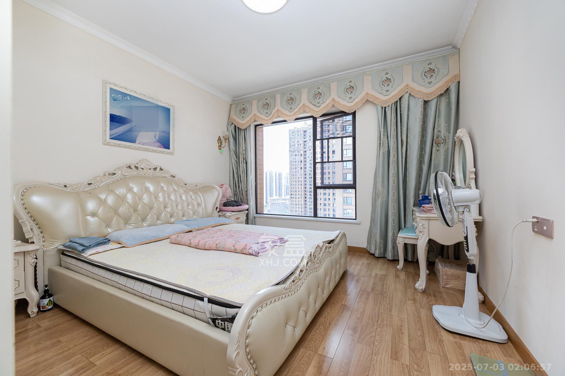 润和又一城 4室2厅2卫 125.0万 润和又一城 4室2厅2卫 125.0万卧室