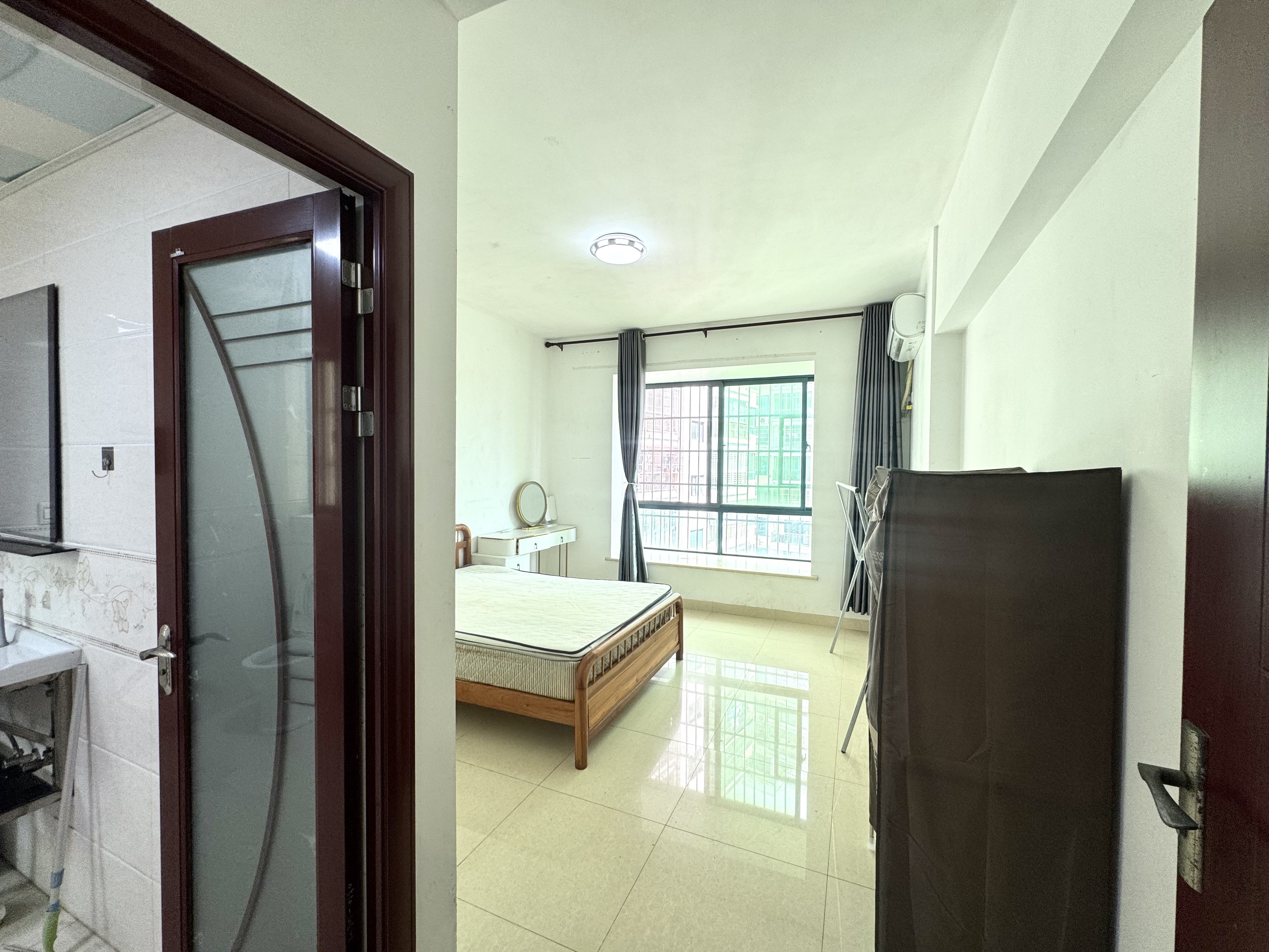 碧湖家园  3室2厅2卫    2700.0元/月 碧湖家园  3室2厅2卫    2700.0元/月室内图