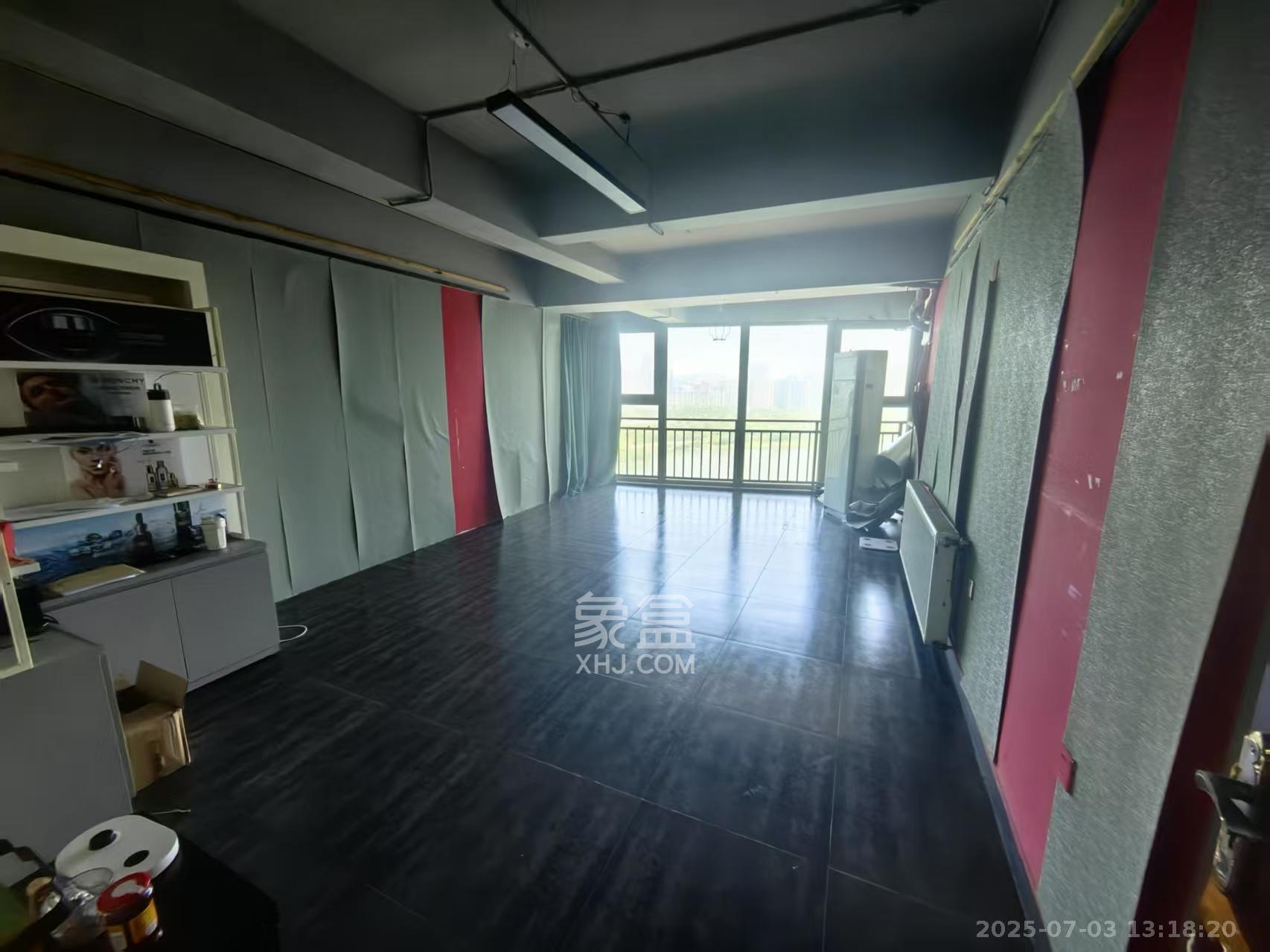 潮宗御苑 5室2厅2卫 7500.0元/月 潮宗御苑 5室2厅2卫 7500.0元/月室内图