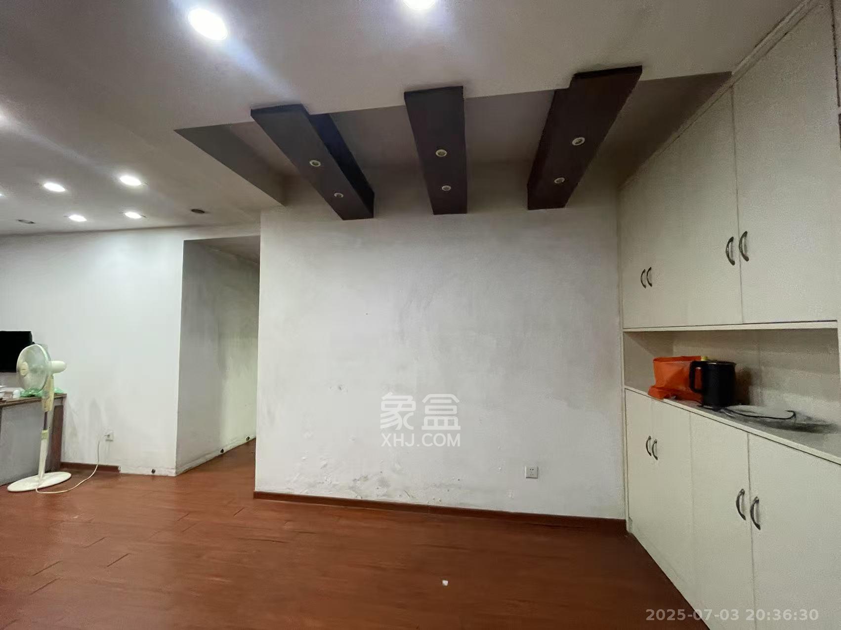 中江国际花城  3室2厅2卫    3000.0元/月室内图