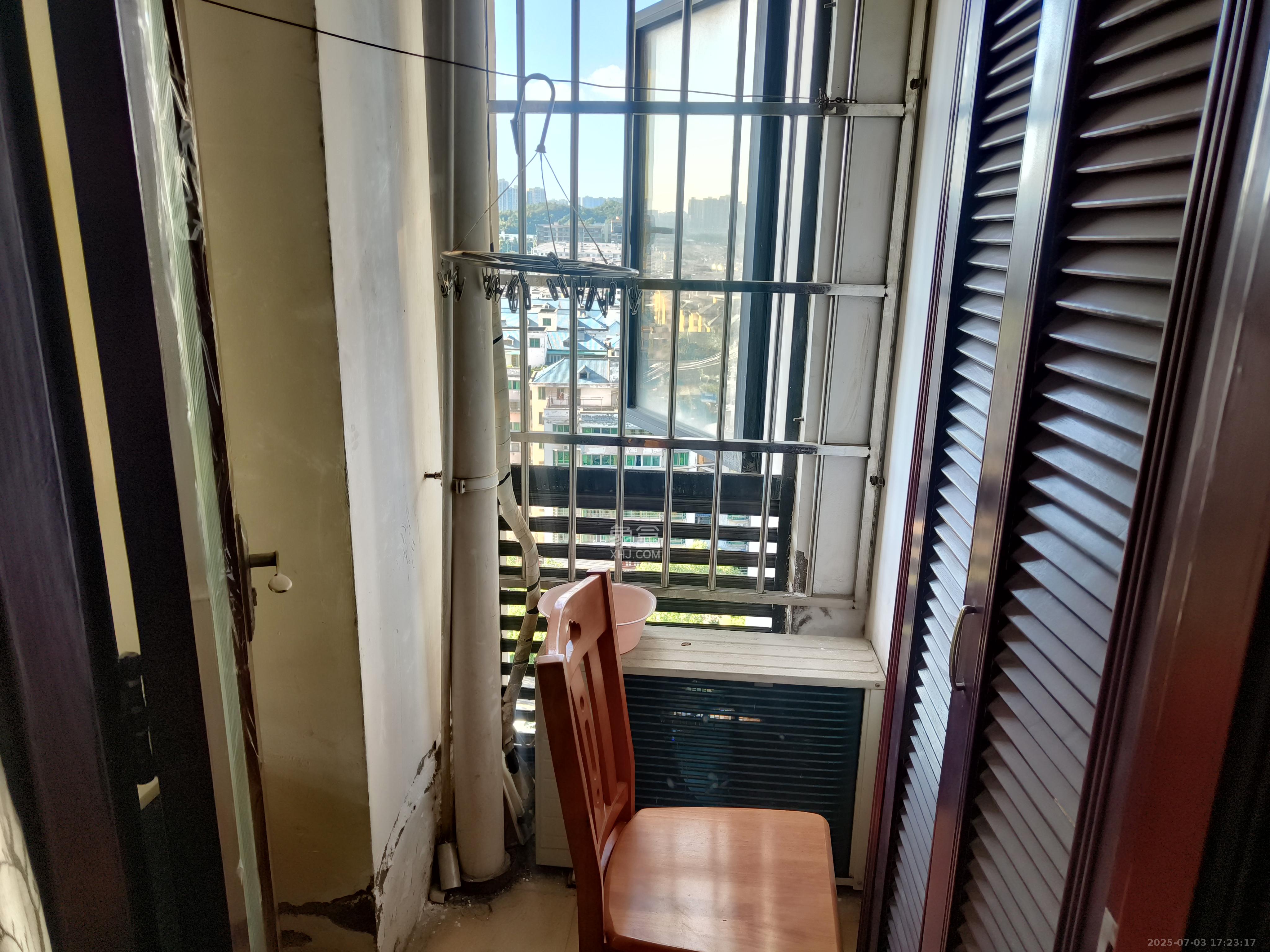 沁园春御院  1室1厅1卫    2000.0元/月 沁园春御院  1室1厅1卫    2000.0元/月室内图