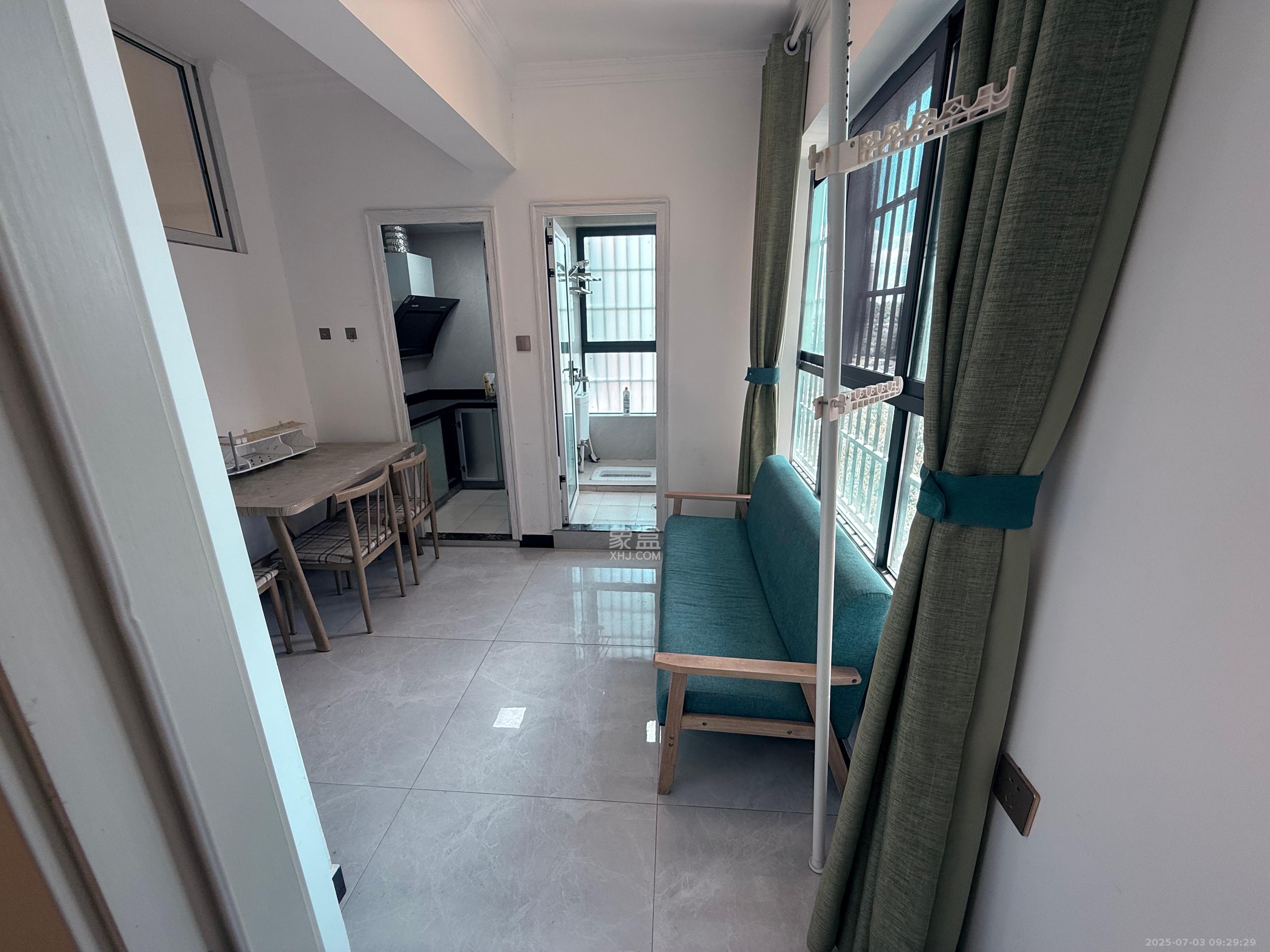 天麓尚层  1室1厅1卫    1400.0元/月室内图