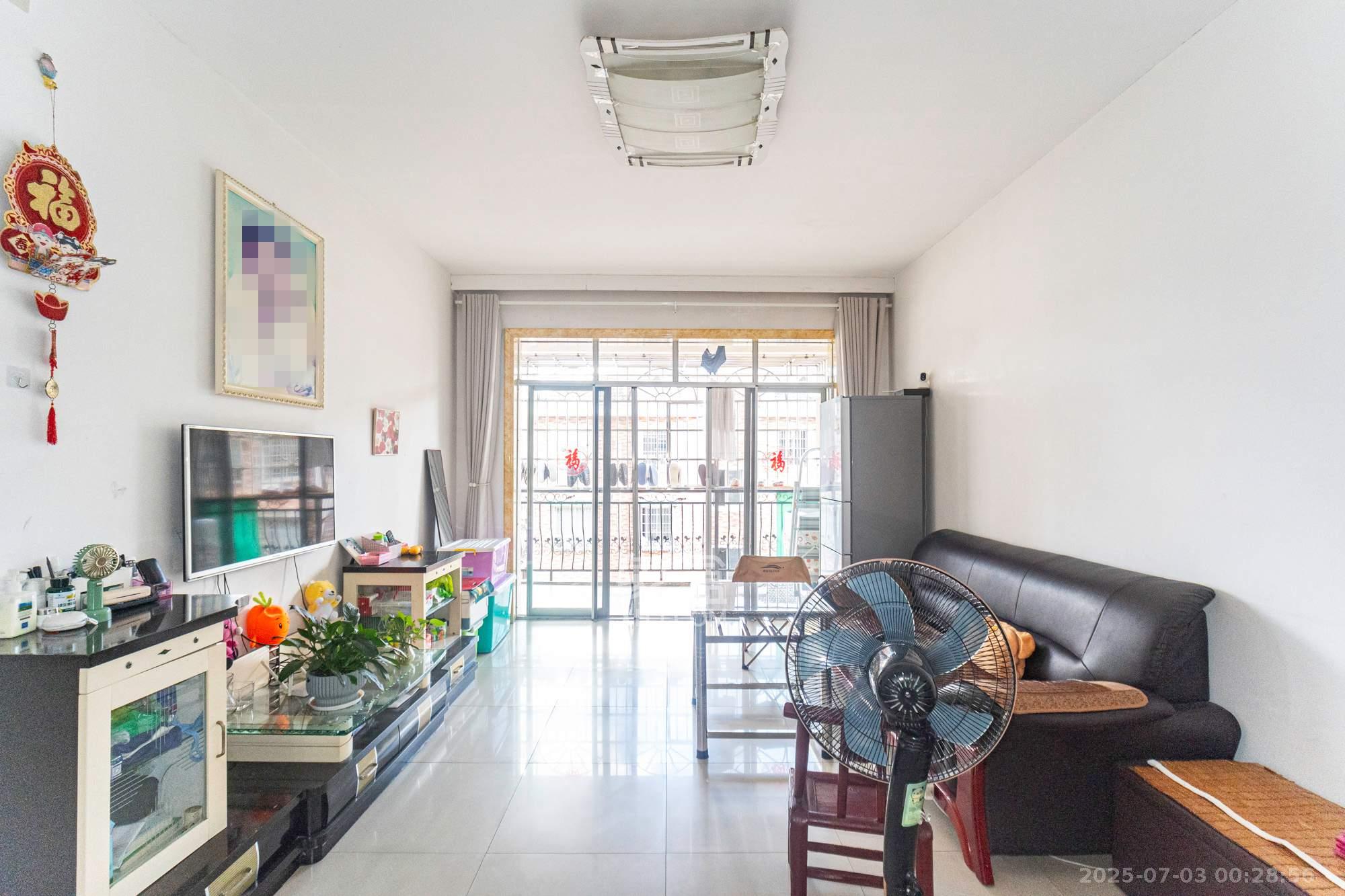 星沙商业步行街 2室2厅2卫 36.0万 星沙商业步行街 2室2厅2卫 36.0万客厅