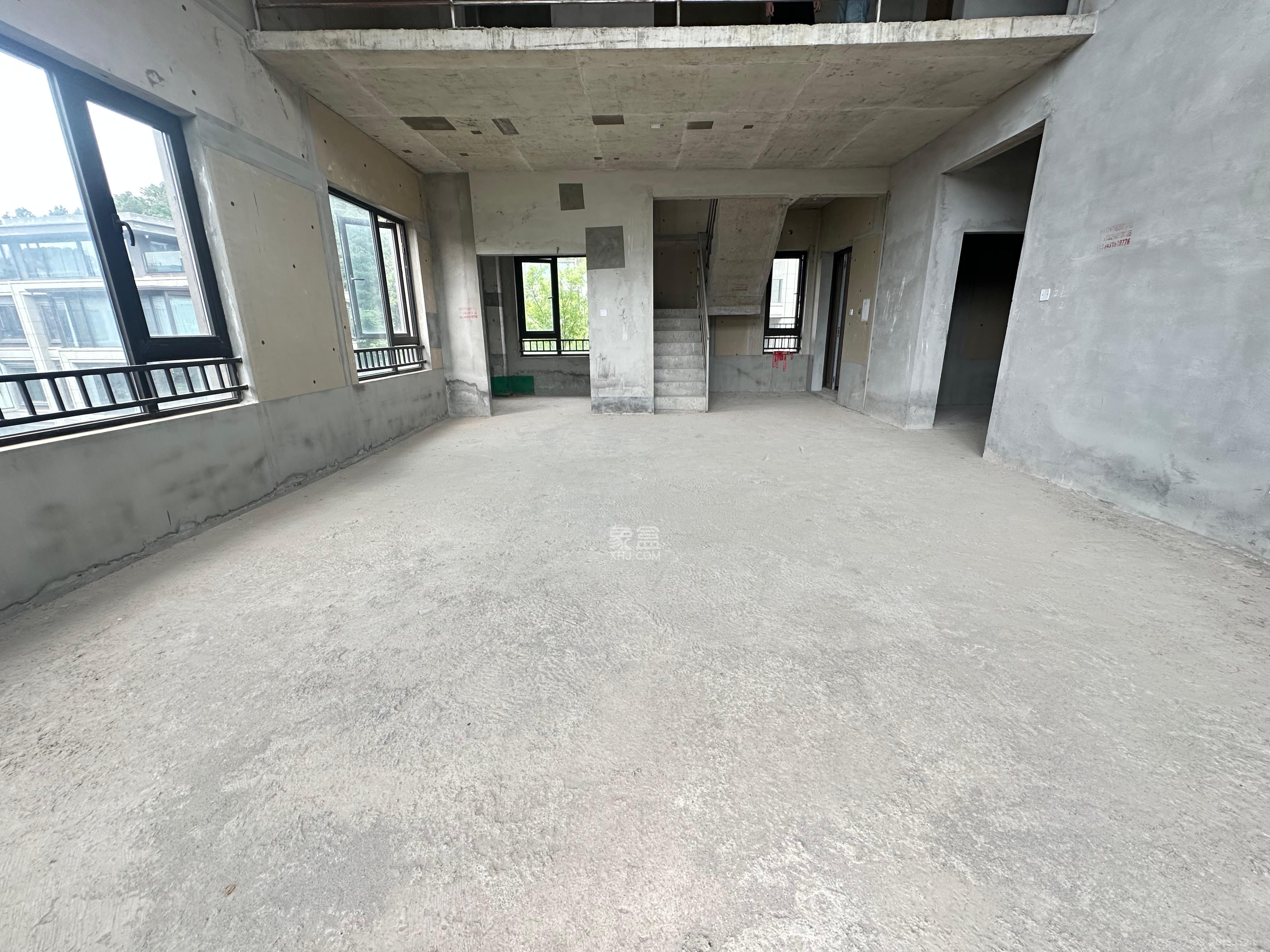 东原麓印长江C区  4室2厅2卫    428.0万
