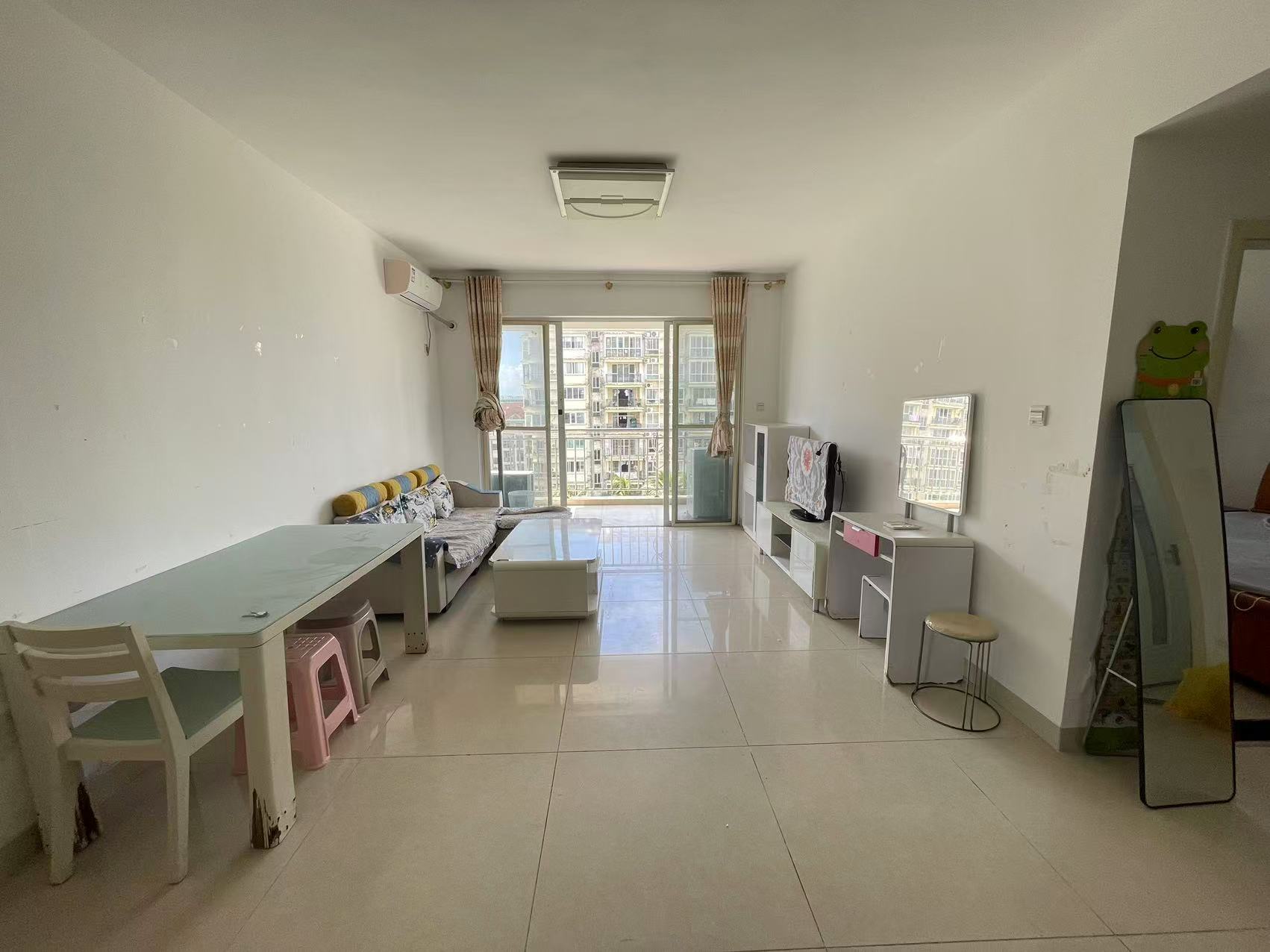 海天逸舍 2室2厅2卫 2500.0元/月 海天逸舍 2室2厅2卫 2500.0元/月室内图