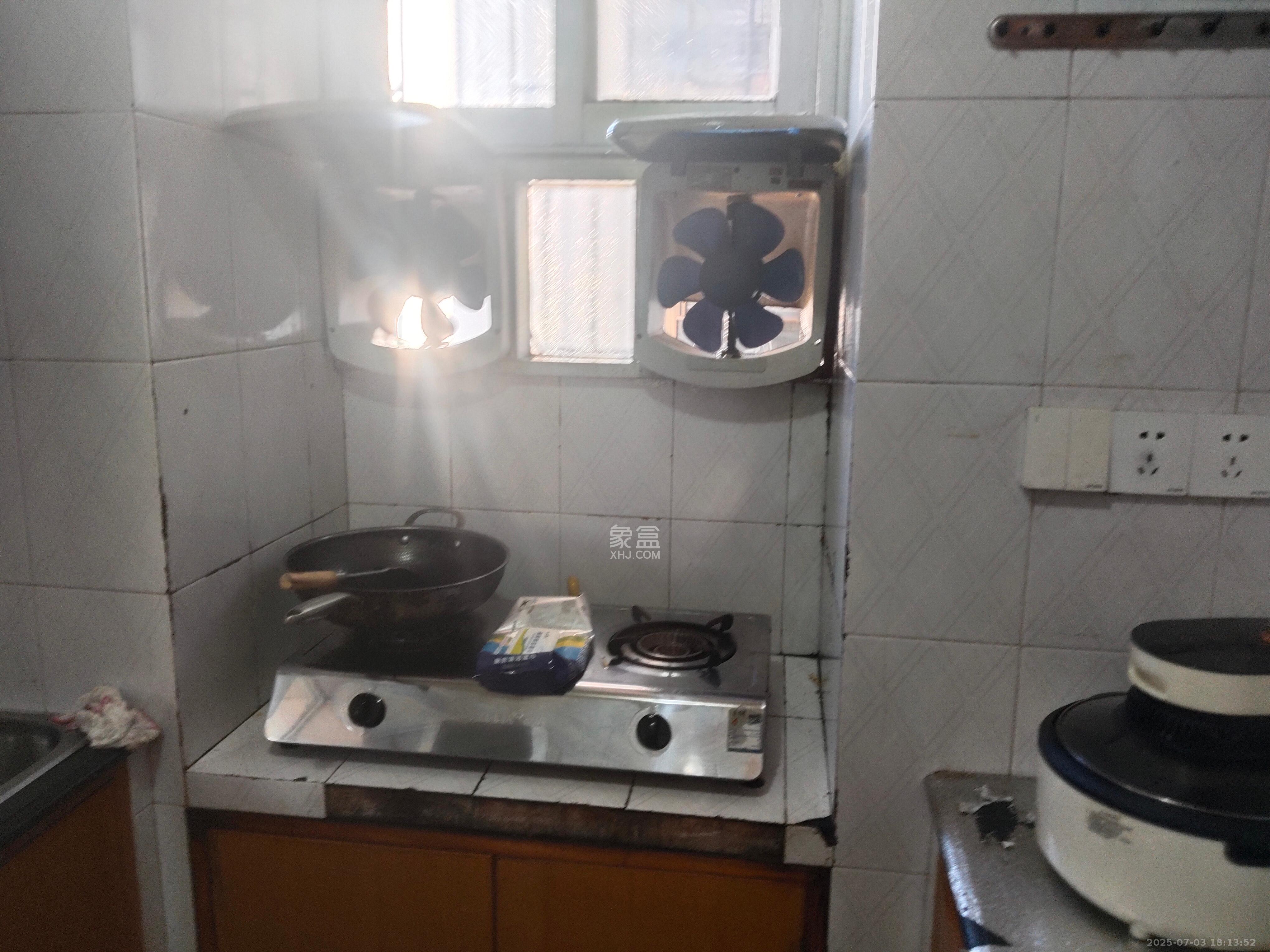 红旗区五片  2室1厅1卫    1700.0元/月室内图