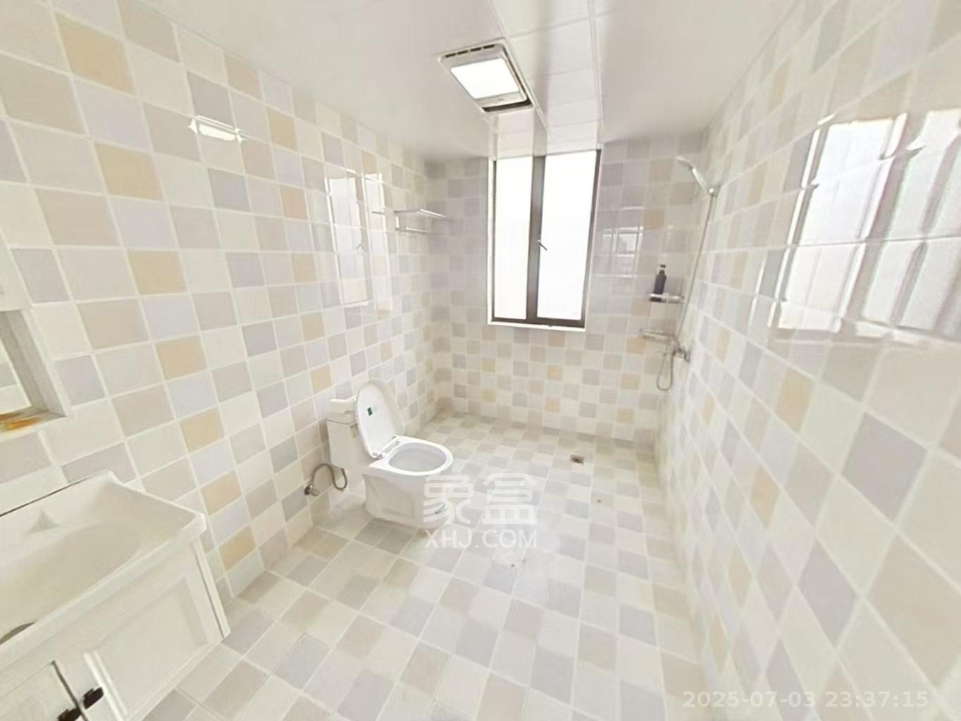 和泓梅溪四季 4室2厅2卫 3700.0元/月 和泓梅溪四季 4室2厅2卫 3700.0元/月室内图