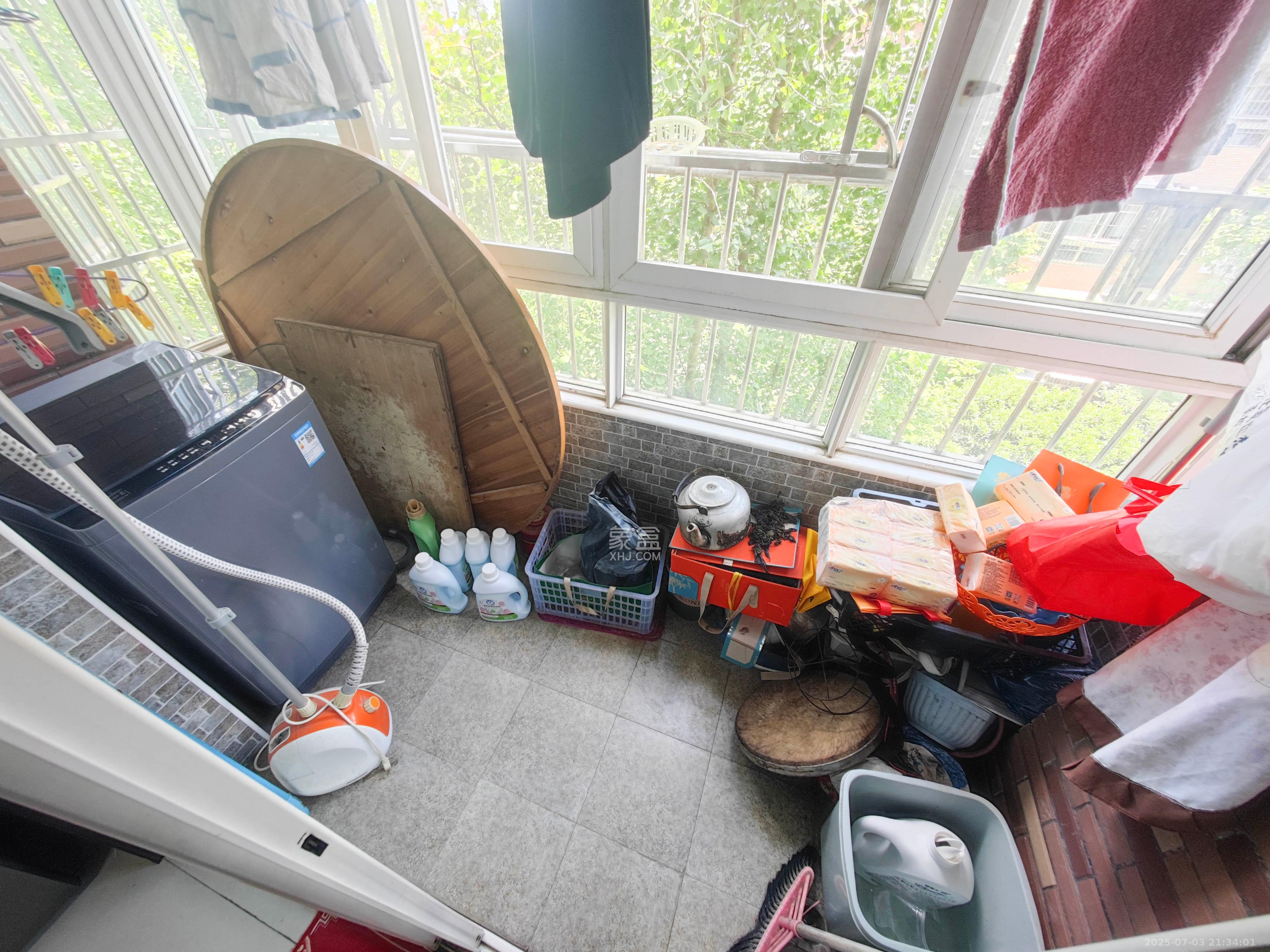 山水庭院 3室2厅2卫 75.8万 山水庭院 3室2厅2卫 75.8万阳台