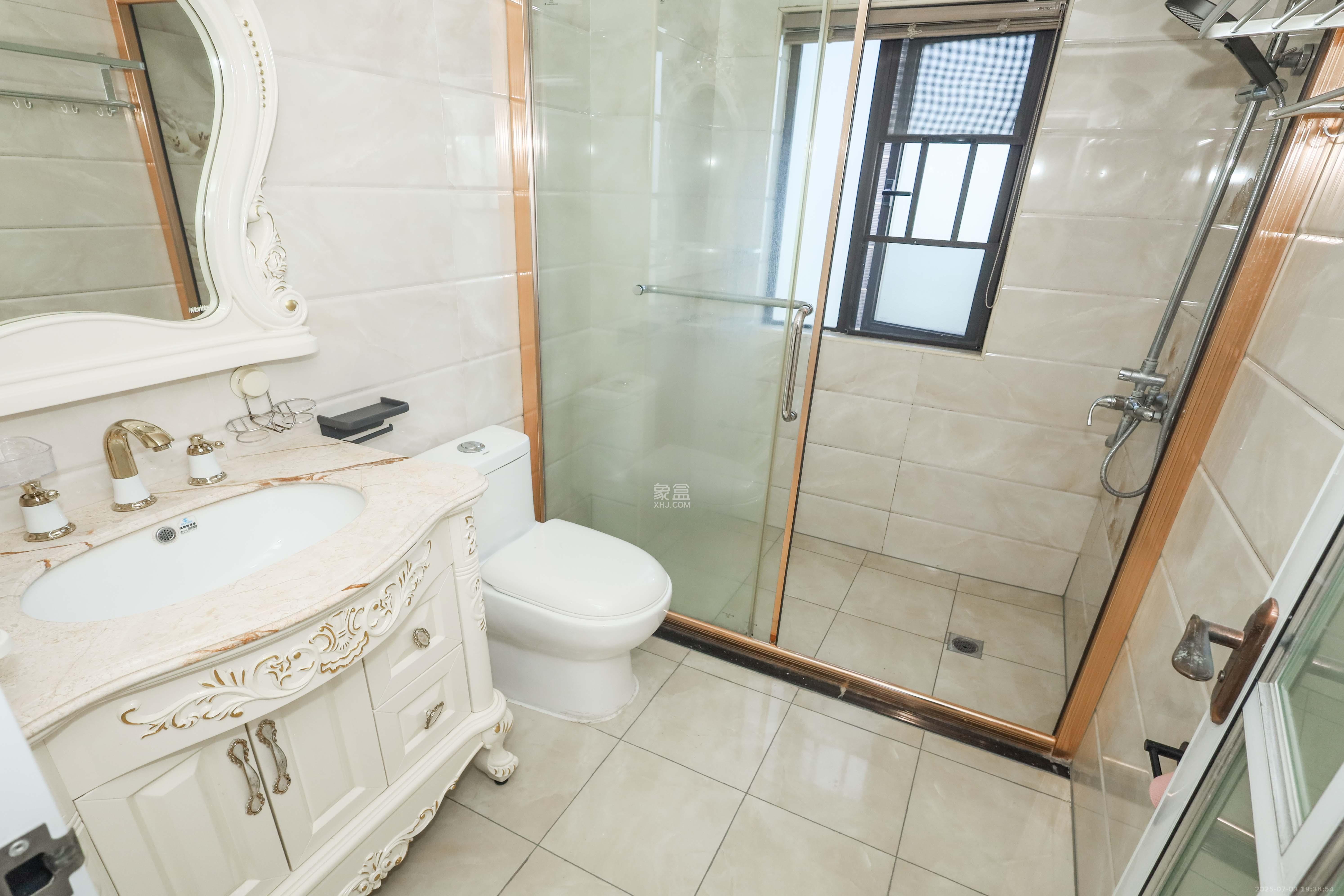 和泓梅溪四季  4室2厅2卫    180.0万 和泓梅溪四季  4室2厅2卫    180.0万卫生间