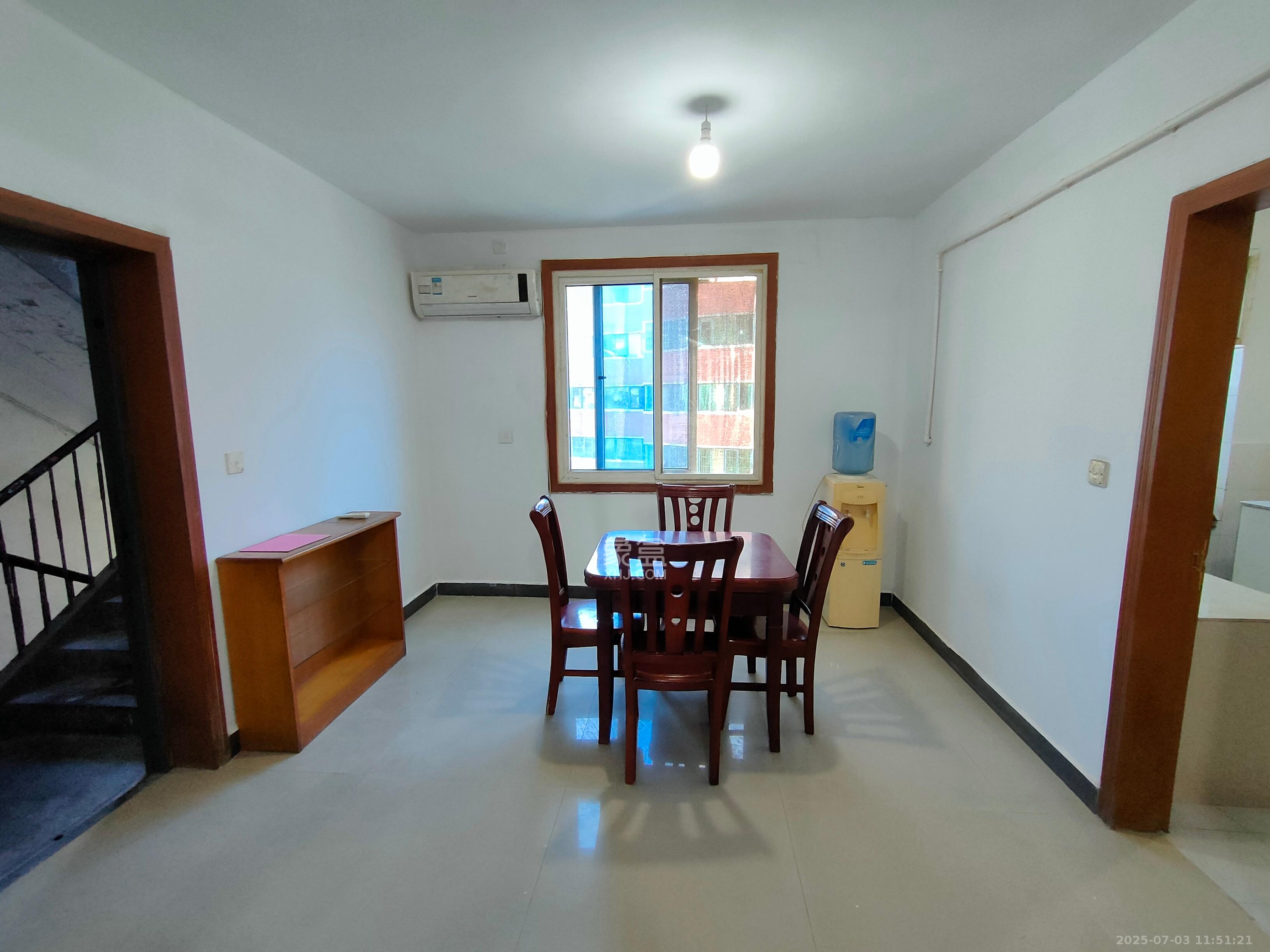 涂家冲社区（涂新小区、农商银行宿舍）  3室2厅1卫    2200.0元/月室内图