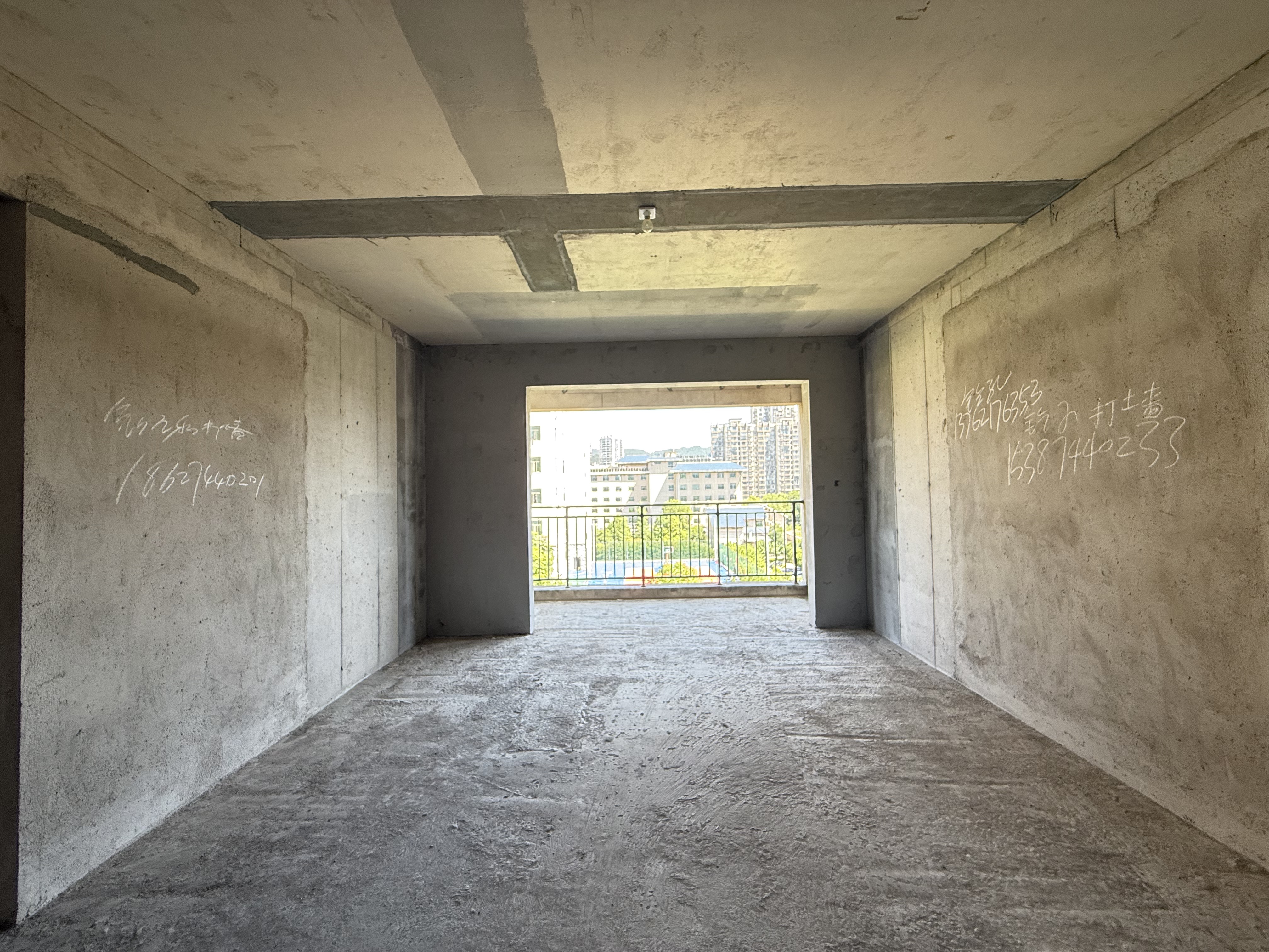 东科悦府 3室2厅2卫 72.8万 东科悦府 3室2厅2卫 72.8万客厅